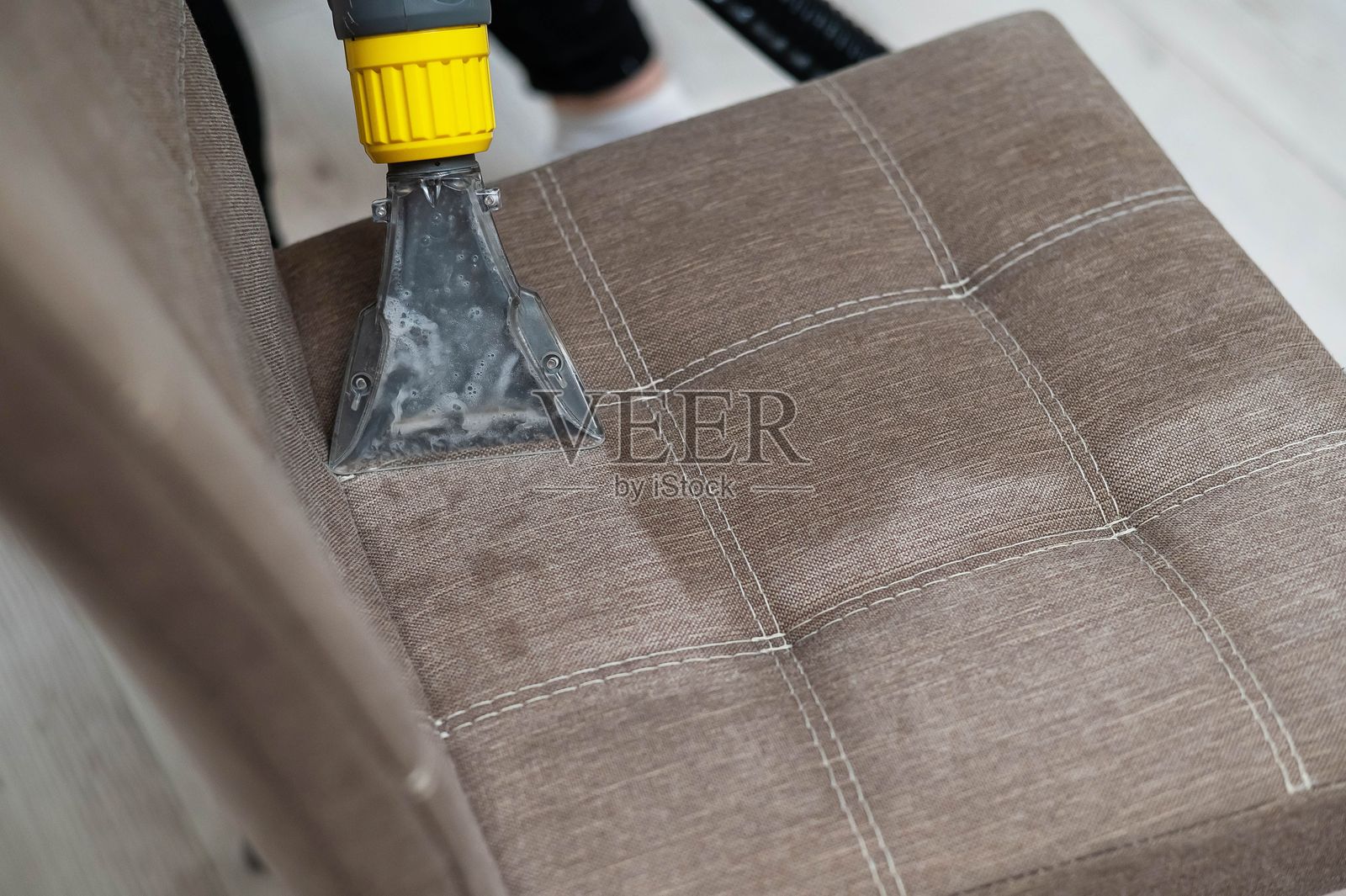 干洗布艺椅子。照片摄影图片