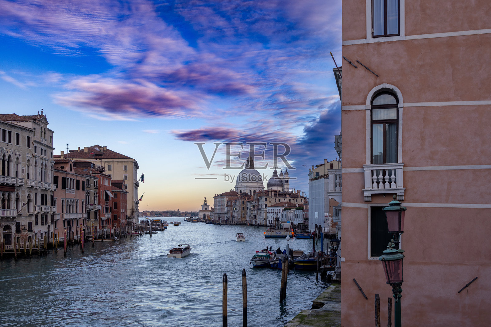 意大利威尼斯大运河上的日落照片摄影图片