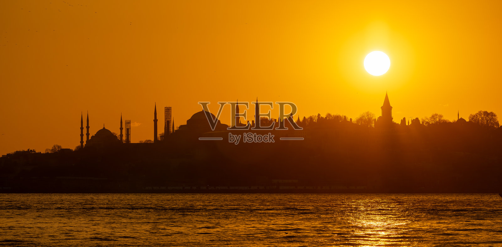 伊斯坦布尔历史半岛的全景日落照片摄影图片