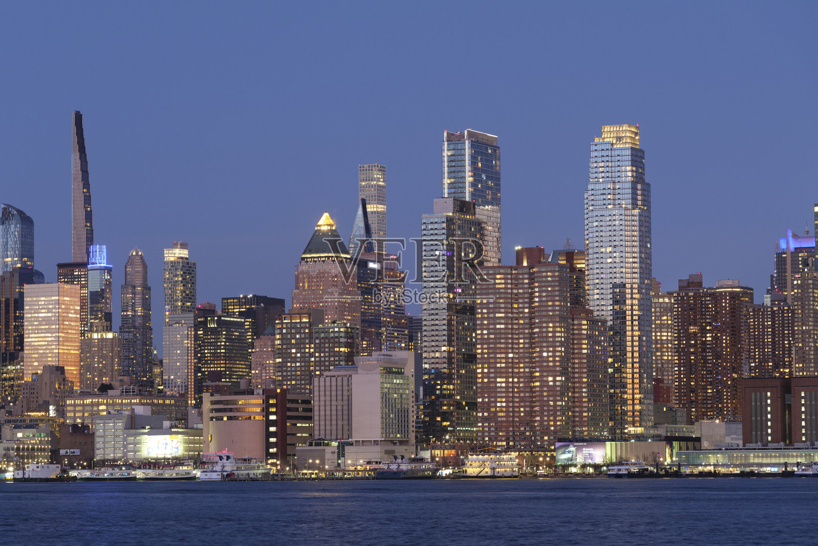 从新泽西哈德逊河岸俯瞰曼哈顿西区照片摄影图片