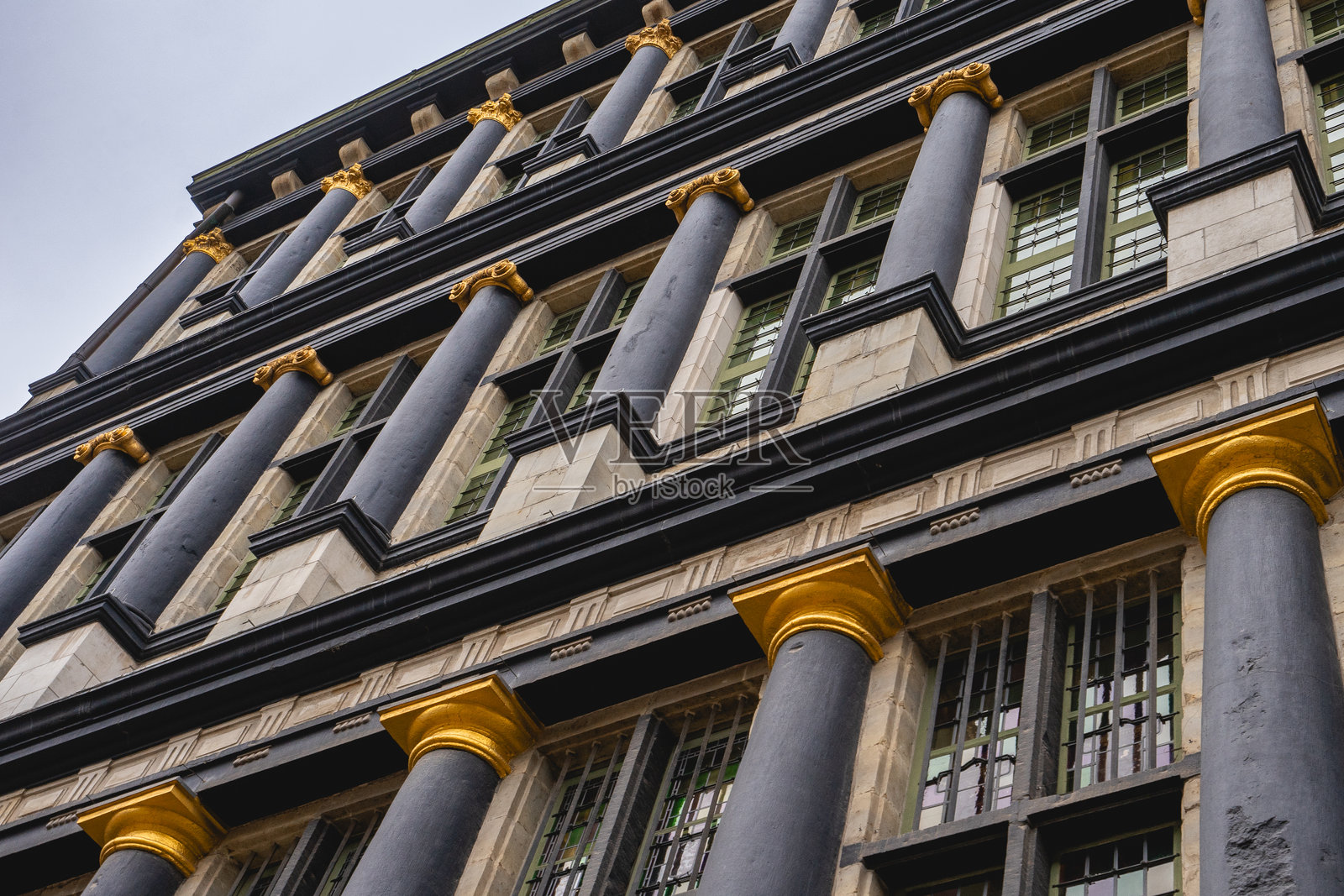 比利时根特市中心，拥有古老的建筑。照片摄影图片