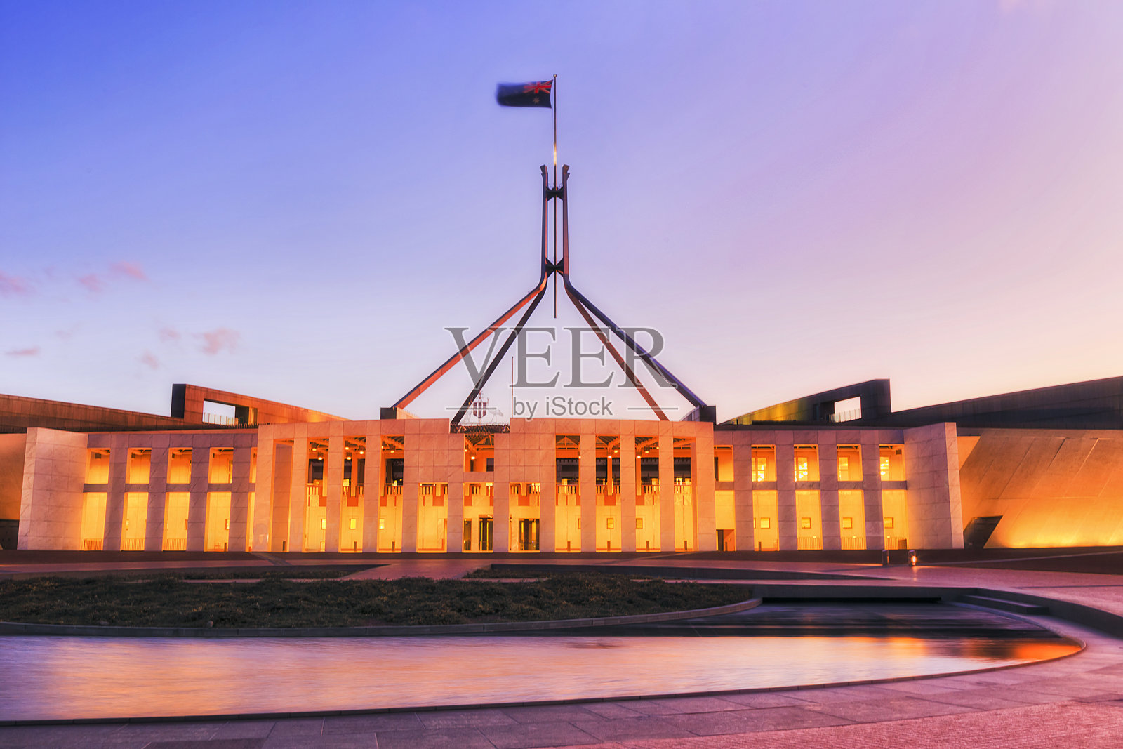 澳大利亚首都领地议会大厦侧面粉色照片摄影图片
