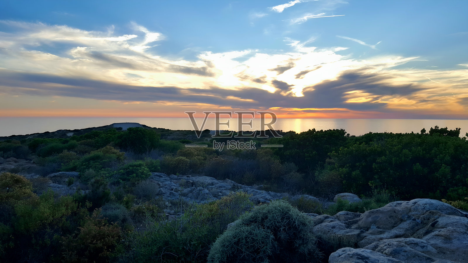 科西嘉岛日落时的原始自然景观照片摄影图片