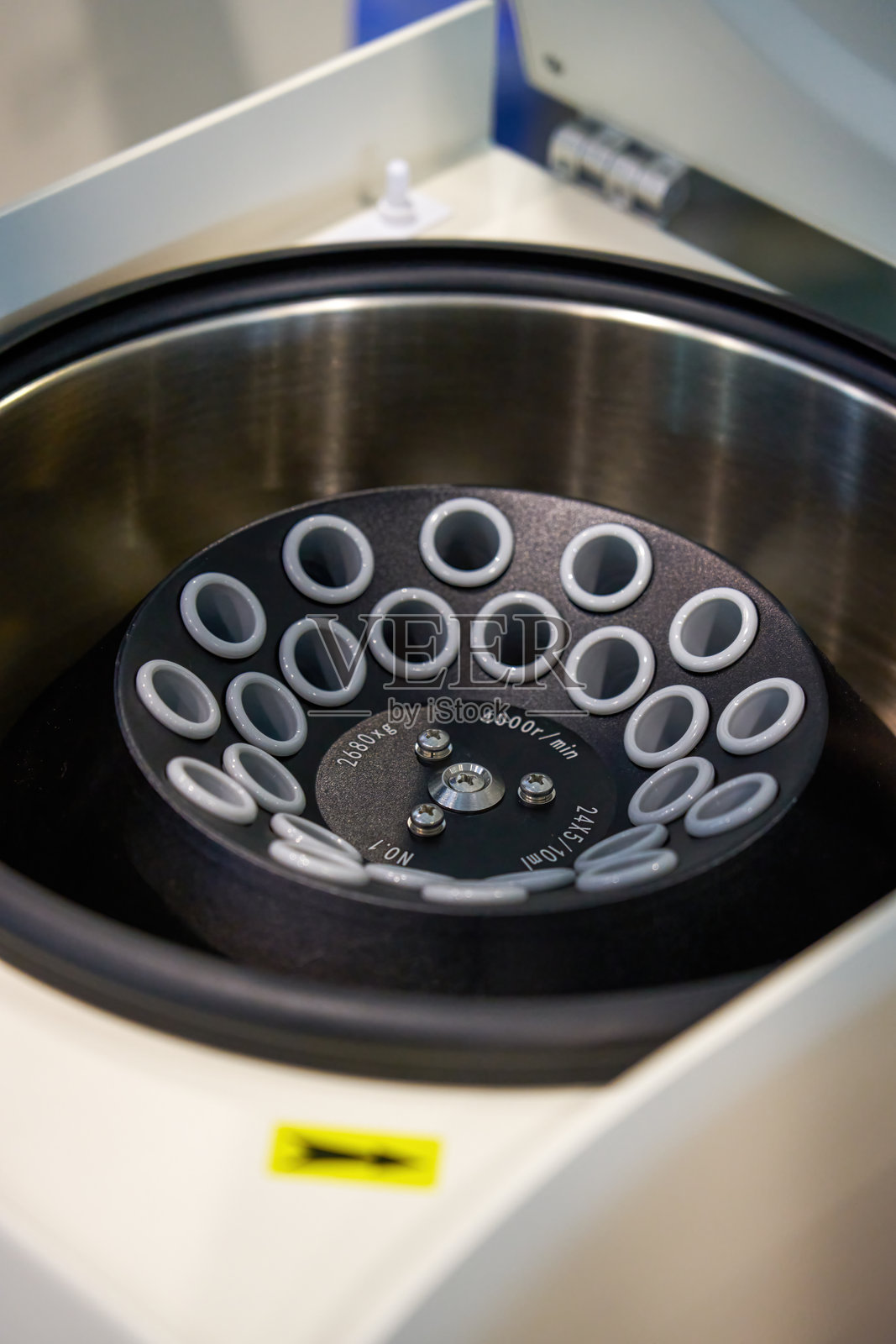 医疗血液离心机特写照片摄影图片