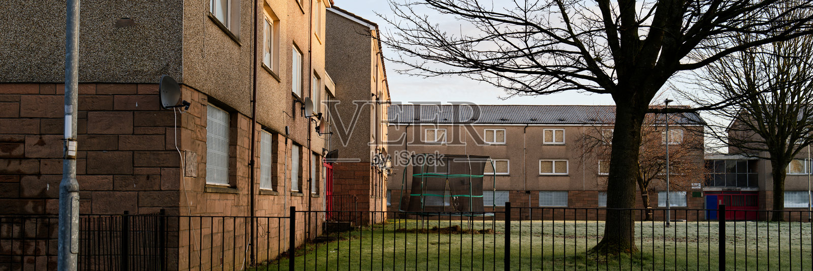 格拉斯哥贫困住宅区的公寓楼照片摄影图片