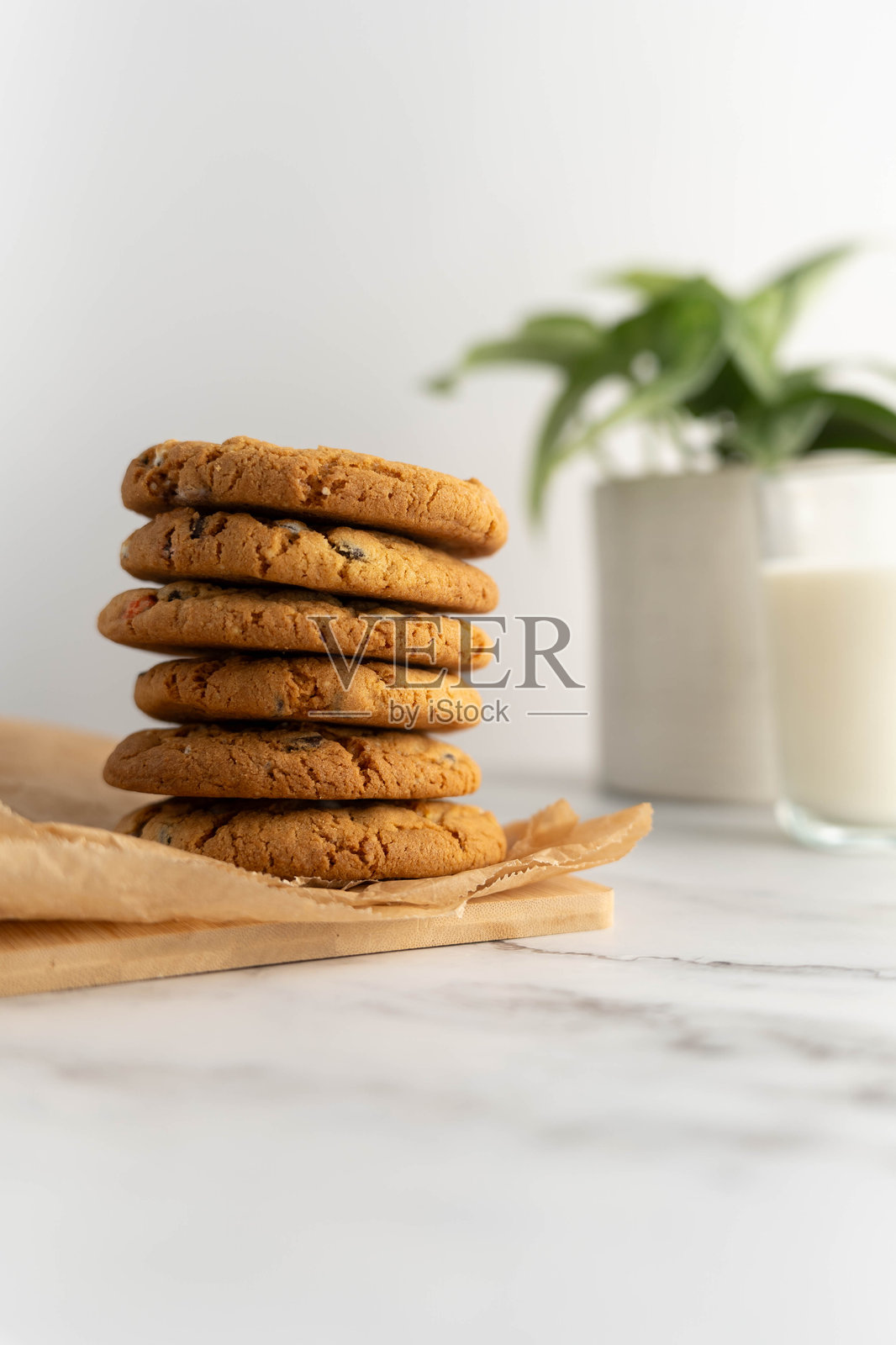 一堆巧克力碎片饼干照片摄影图片