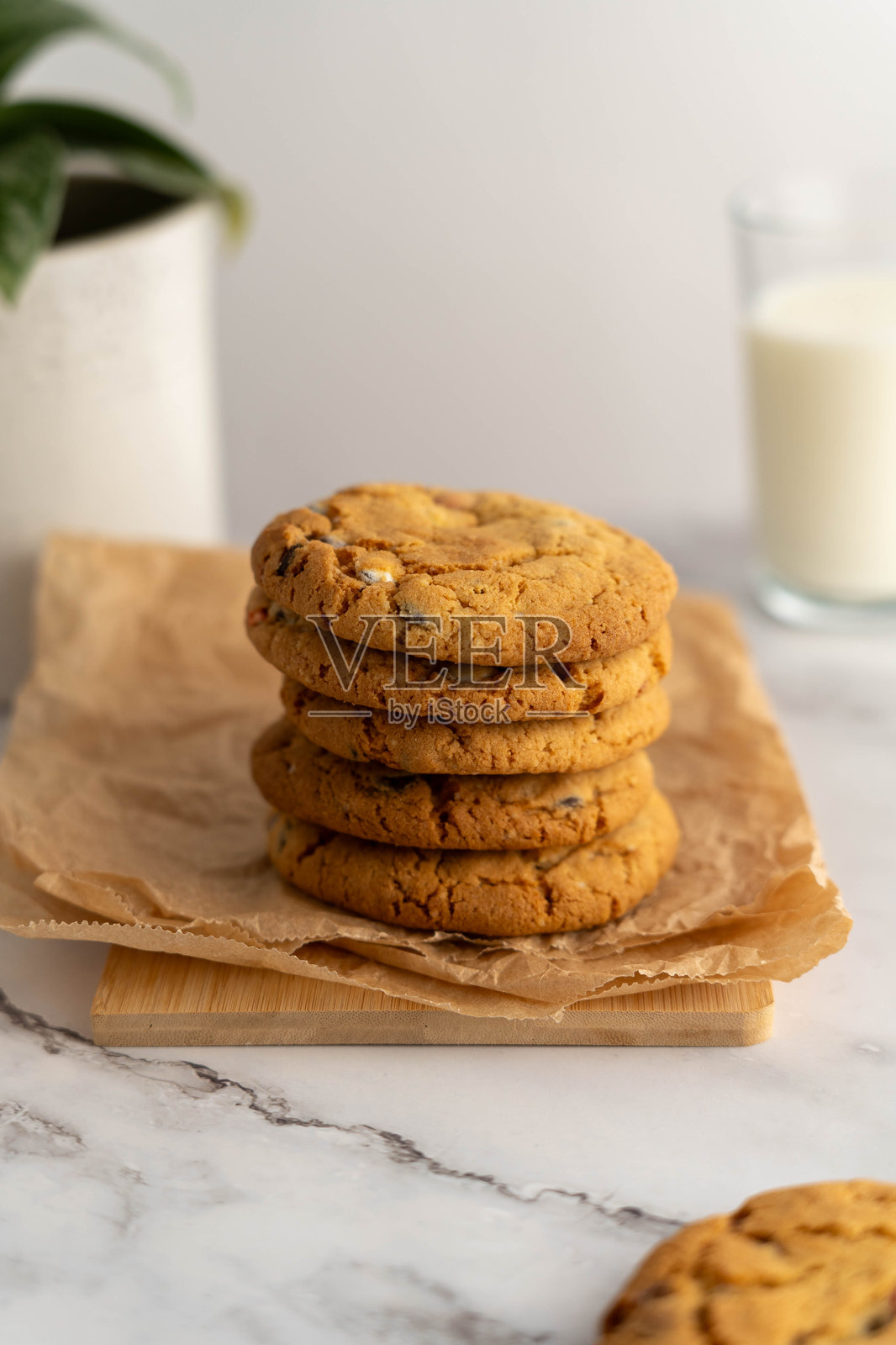 一堆巧克力碎片饼干照片摄影图片