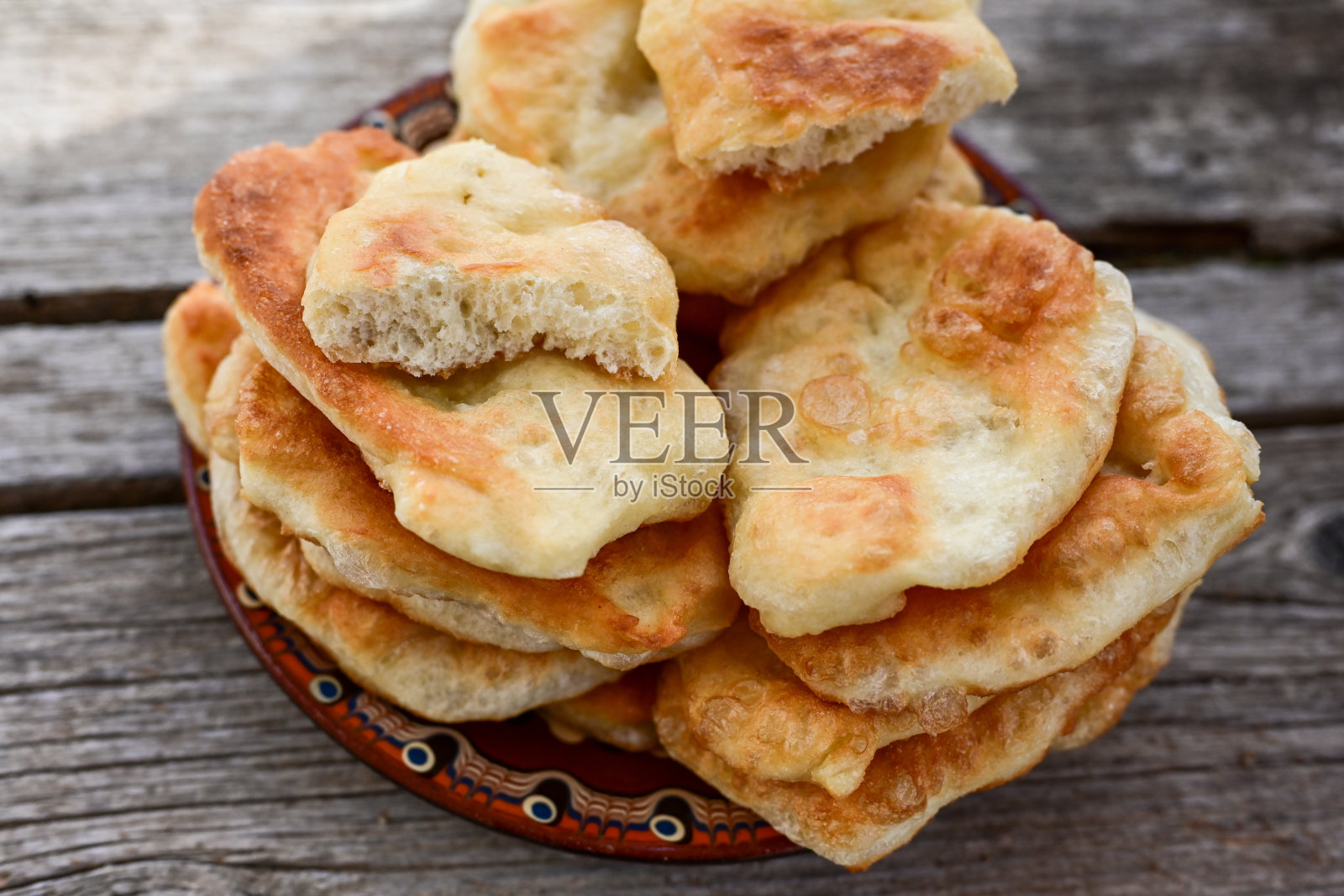 传统保加利亚自制油炸饼照片摄影图片