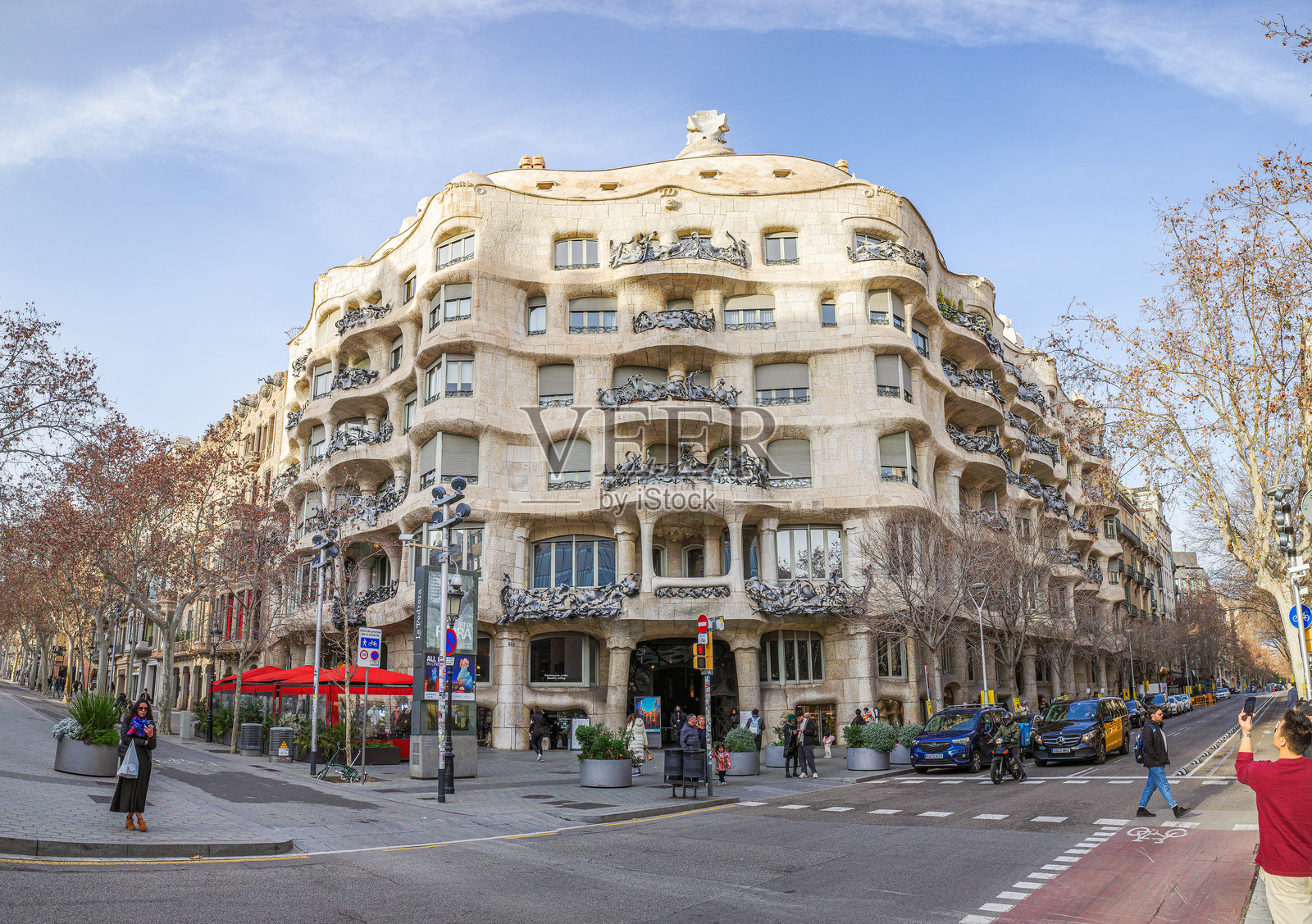 米拉之家或石头屋公寓大楼。由安东尼·高迪设计。巴塞罗那照片摄影图片