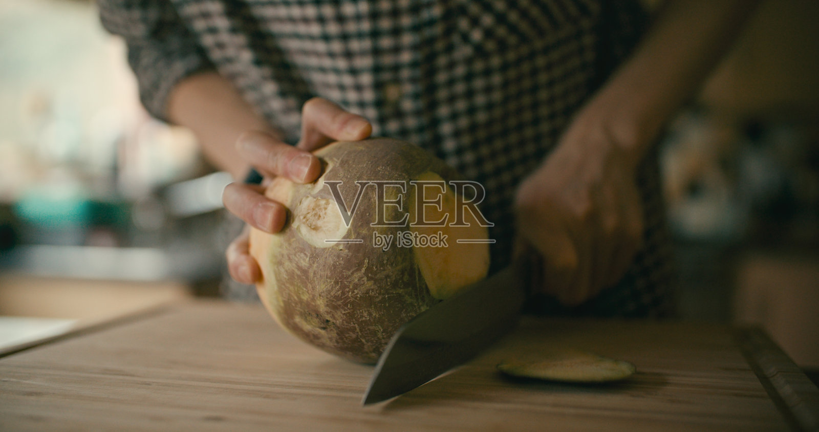 切割瑞典萝卜照片摄影图片