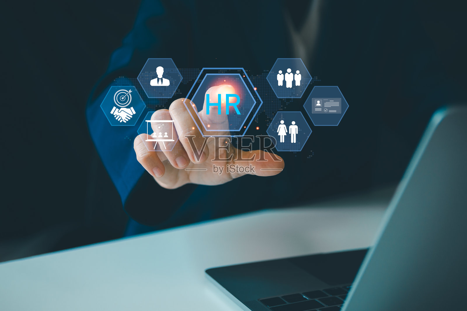 检查简历，招聘流程以高效工作并实现可持续的商业成功。人力资源管理概念，招聘，领导力和团队建设。照片摄影图片