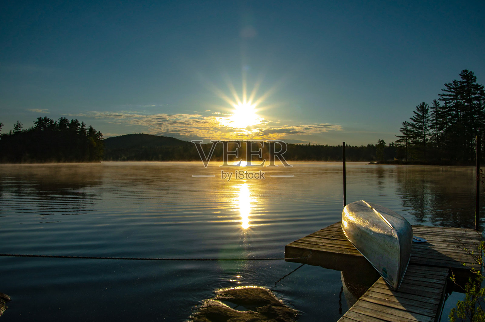 山湖日出照片摄影图片