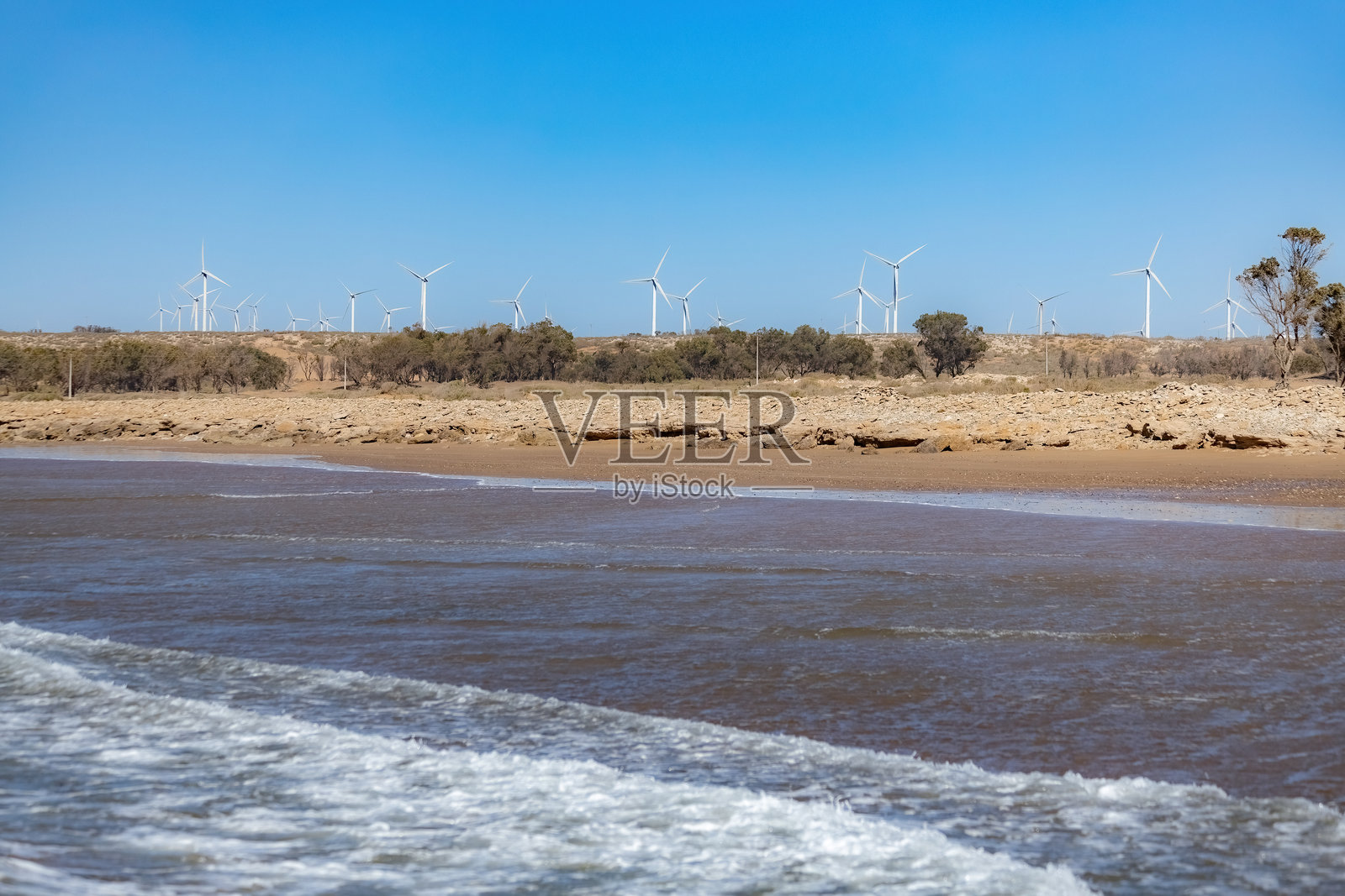 摩洛哥大西洋海岸的风车照片摄影图片