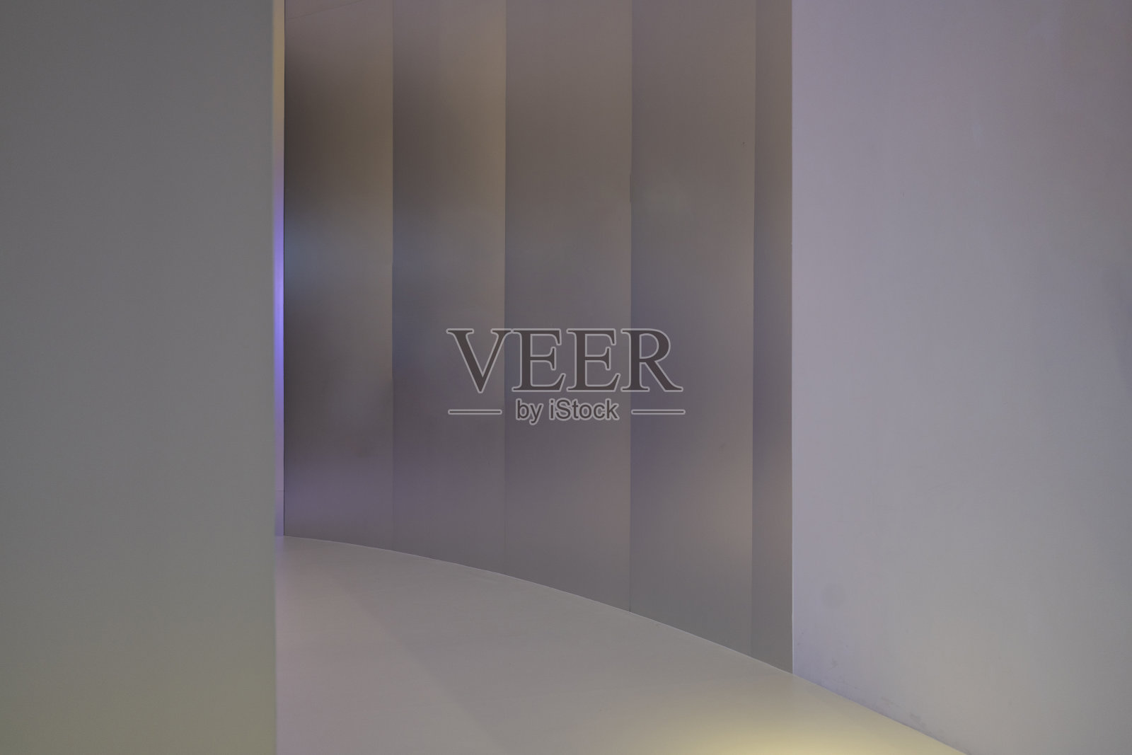 地板的多彩灯光效果照片摄影图片