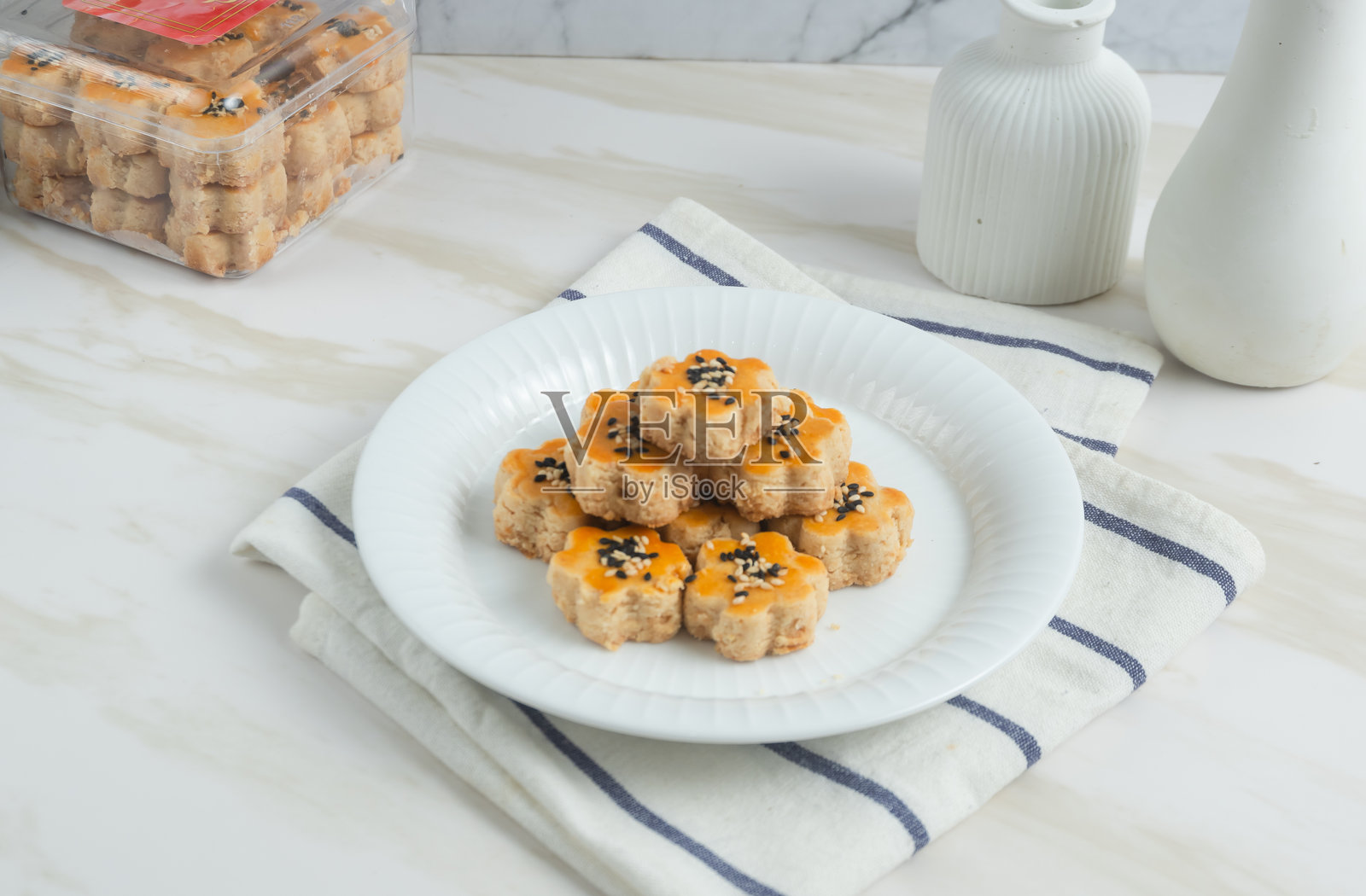 Kue Kacang或花生饼干。开斋节的饼干。照片摄影图片