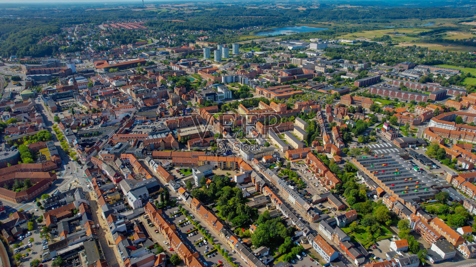 维耶莱市中心的航拍全景照片摄影图片