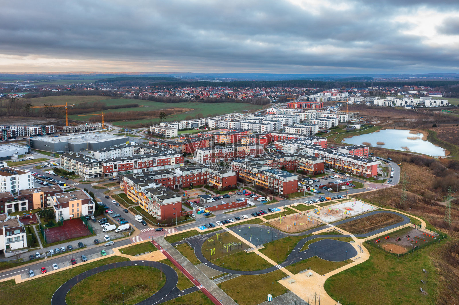 波兰普鲁什茨格丹斯基的住宅区鸟瞰图照片摄影图片