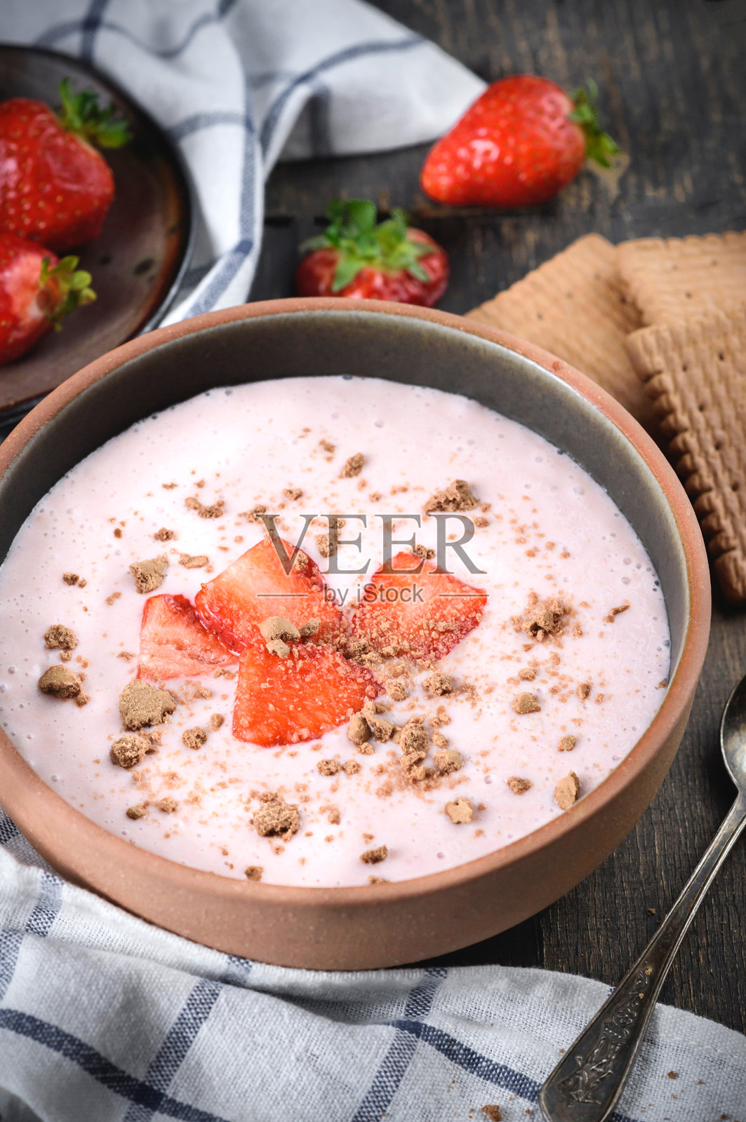 新鲜浆果冰沙照片摄影图片