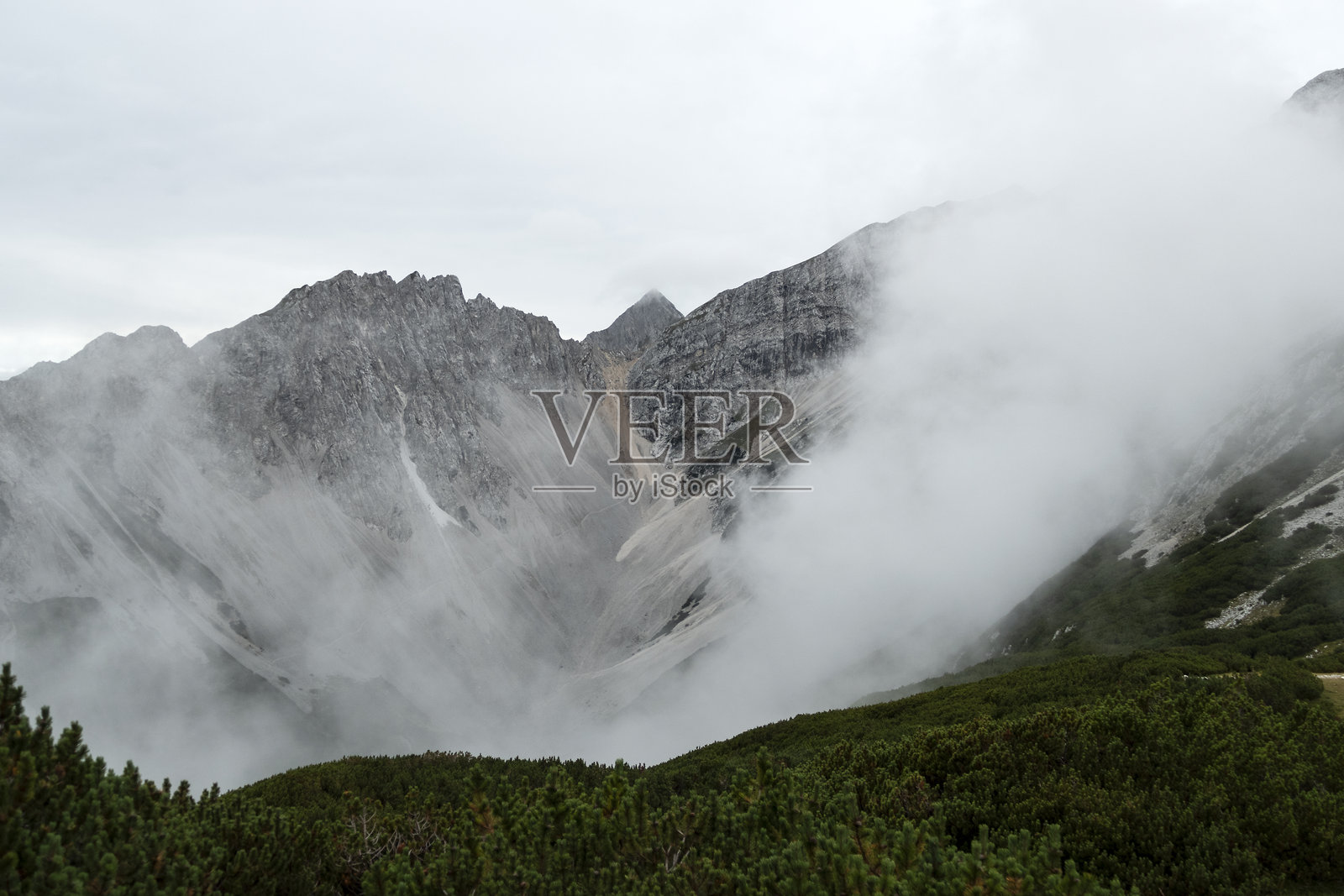 奥地利卡尔文德尔山脉的卡尔文德尔高路上的斯坦佩尔约赫照片摄影图片