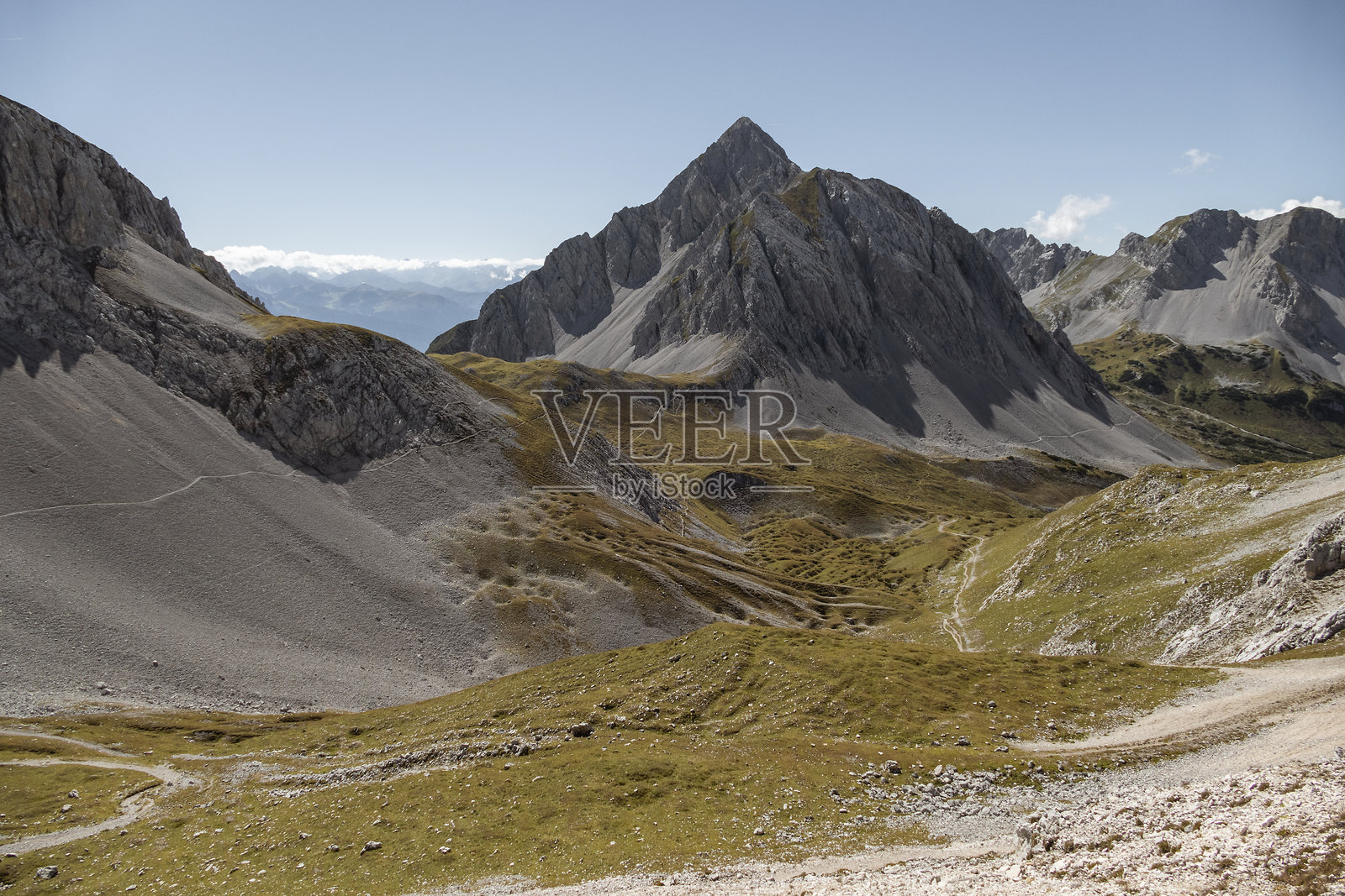 卡尔文德尔山脉的斯坦佩尔约赫野性团队步道，位于奥地利卡尔文德尔高路上照片摄影图片
