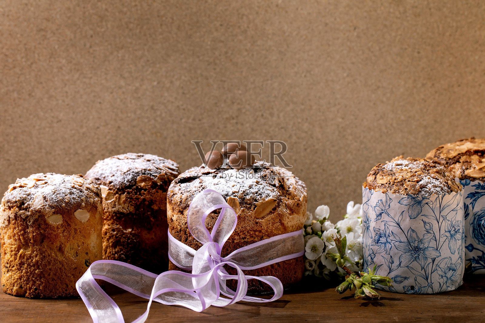 意大利传统复活节潘纳托尼蛋糕照片摄影图片