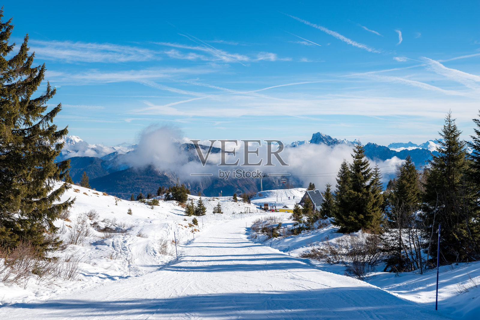 意大利蒙特宗科兰滑雪度假村照片摄影图片