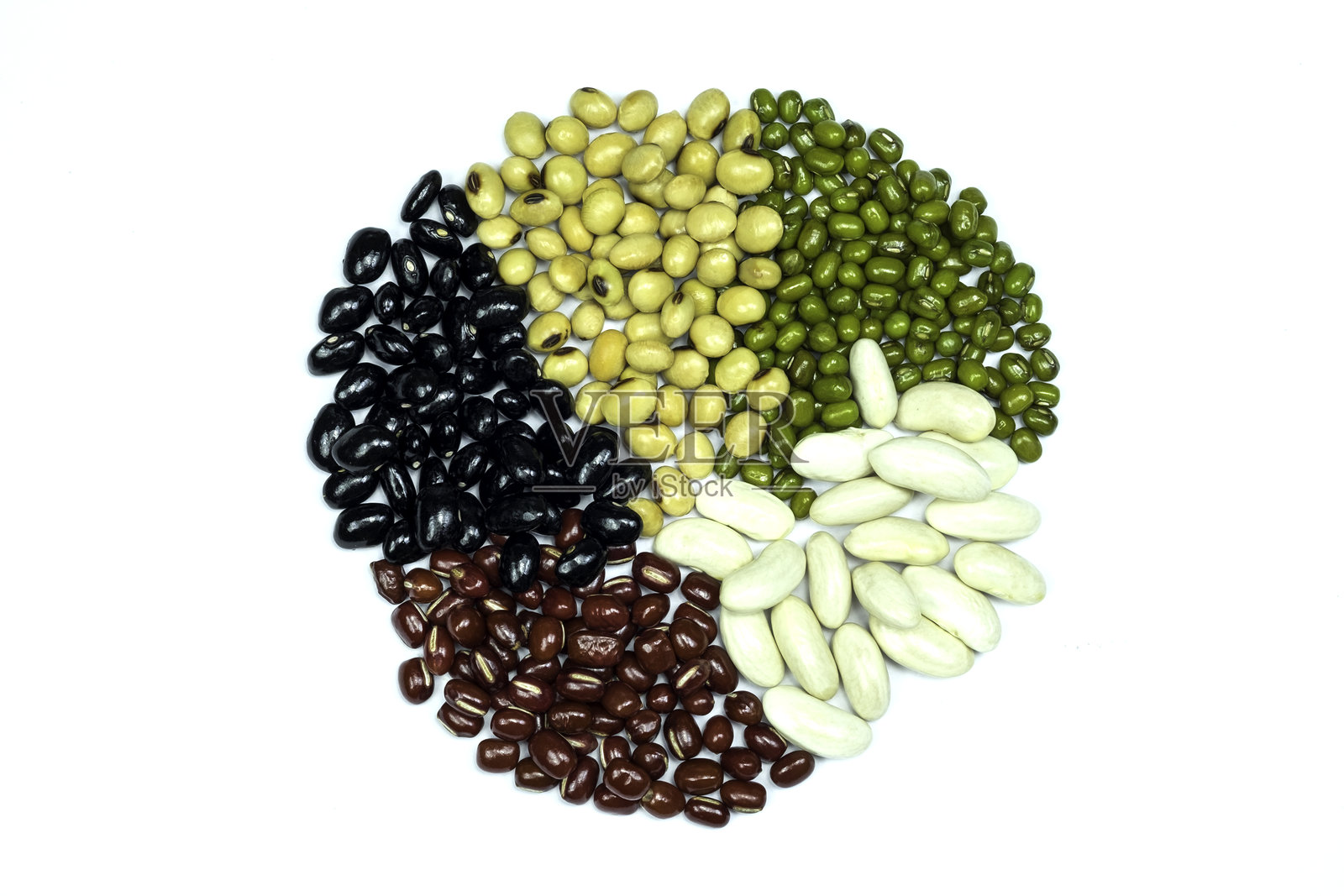 混合豆类富含蛋白质和纤维，提供多种维生素和矿物质。照片摄影图片