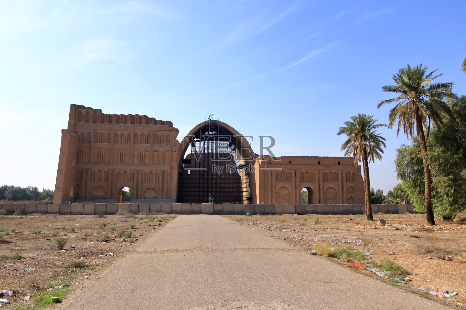 克特西芬，伊拉克 - 克特西丰宫或塔克-基斯拉 - 塔克卡斯拉，克特西芬或萨尔曼帕克是一个古老的城市，位于巴格达东南约35公里处。照片摄影图片