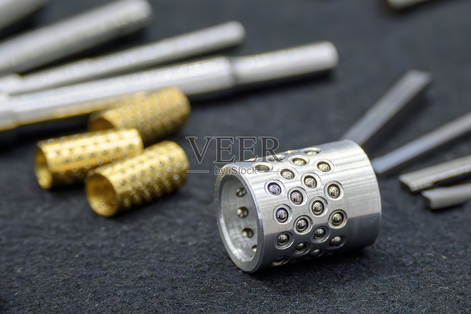 无油导向套用于冲压模具。照片摄影图片