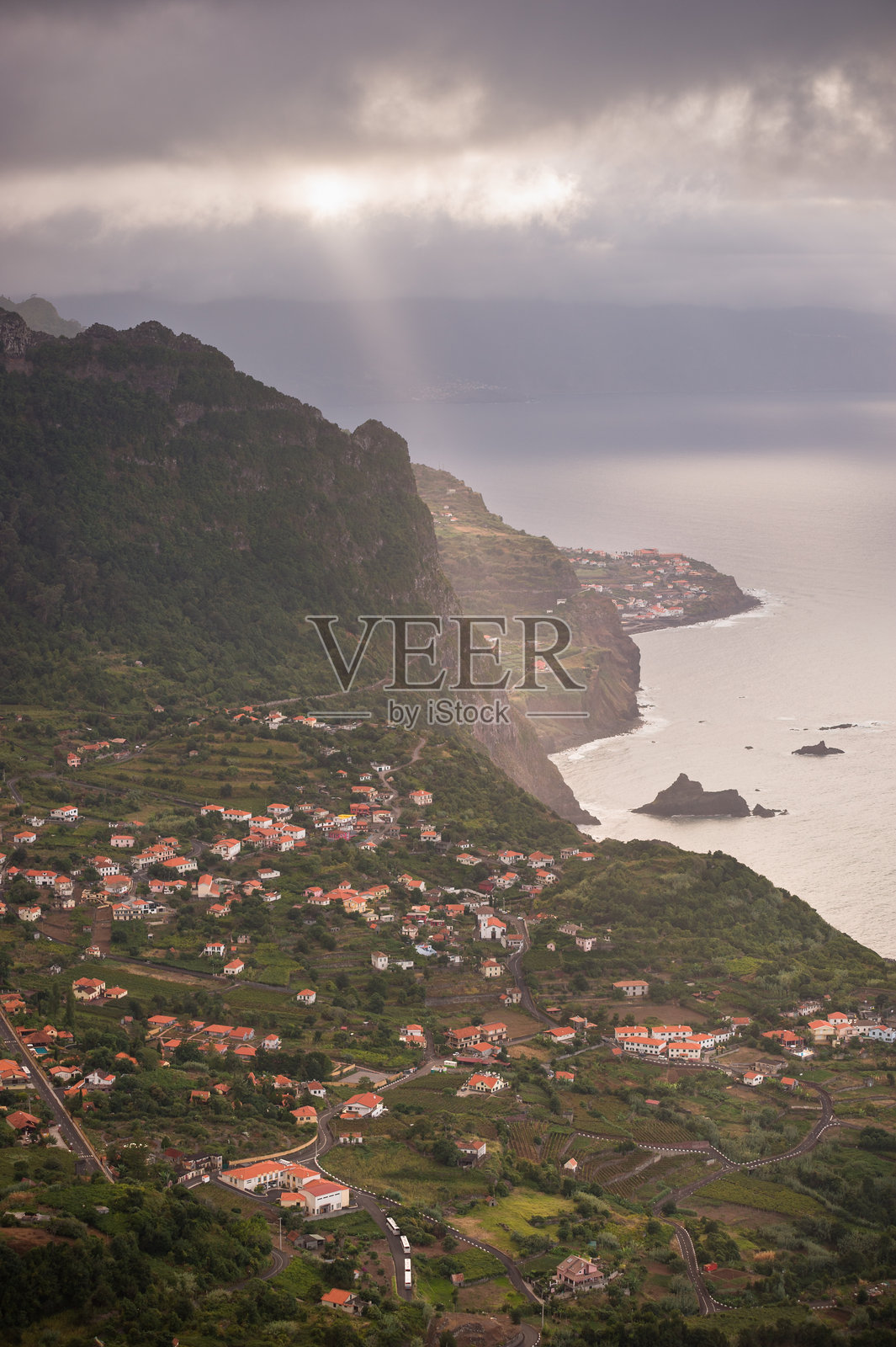 葡萄牙马德拉的海滨村庄照片摄影图片