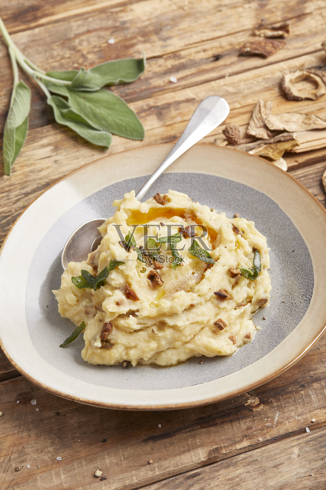 蘑菇肉汁土豆泥照片摄影图片