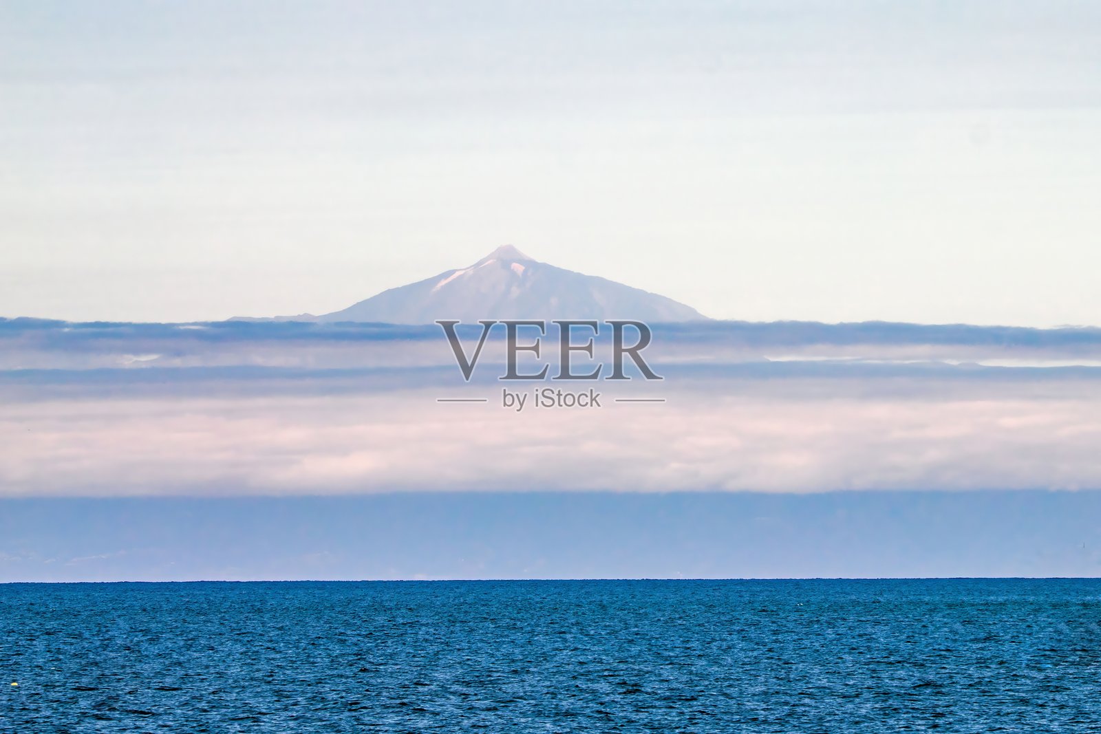 特内里费岛的泰德火山，来自大加那利岛的视角照片摄影图片