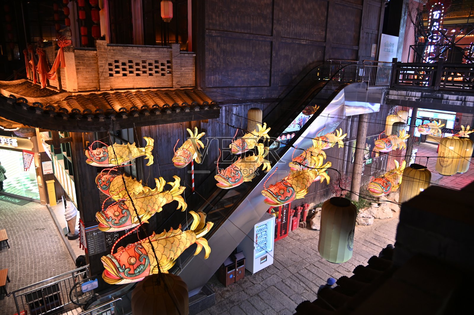 72个祈楼的夜景照片摄影图片