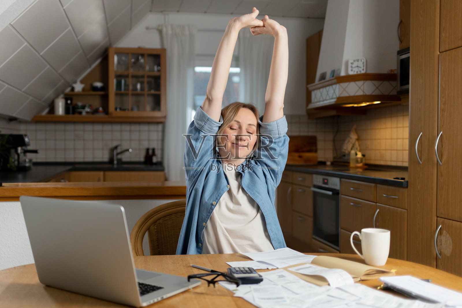 家庭预算照片摄影图片