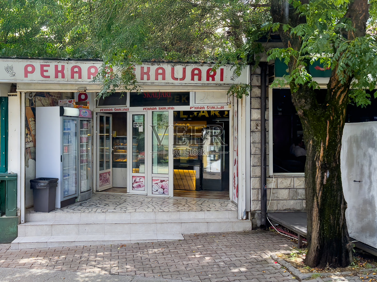 黑山科托尔的斯卡尔贾里食品商店照片摄影图片