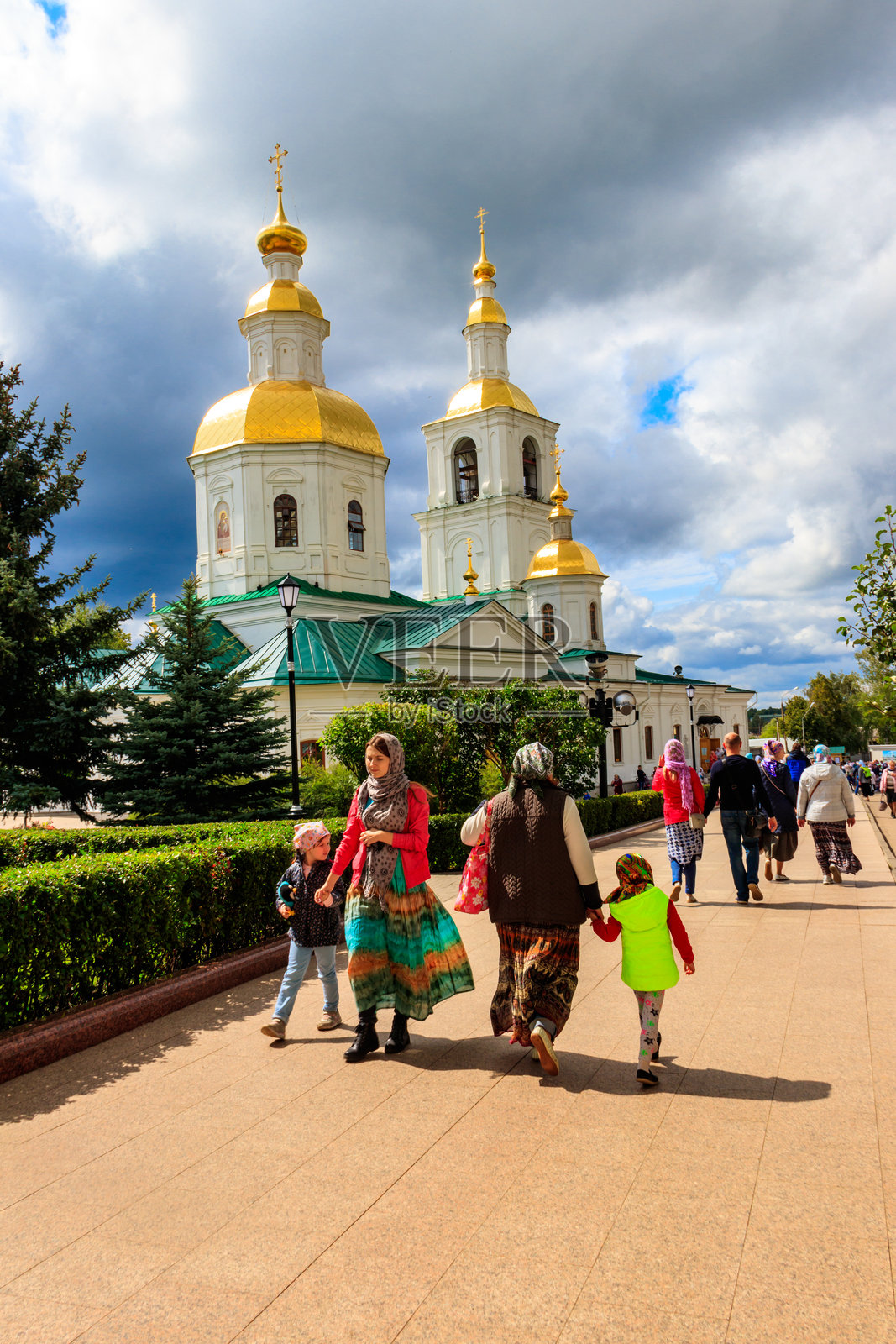 俄罗斯迪维耶沃的圣三位一体-圣塞拉菲姆教堂照片摄影图片