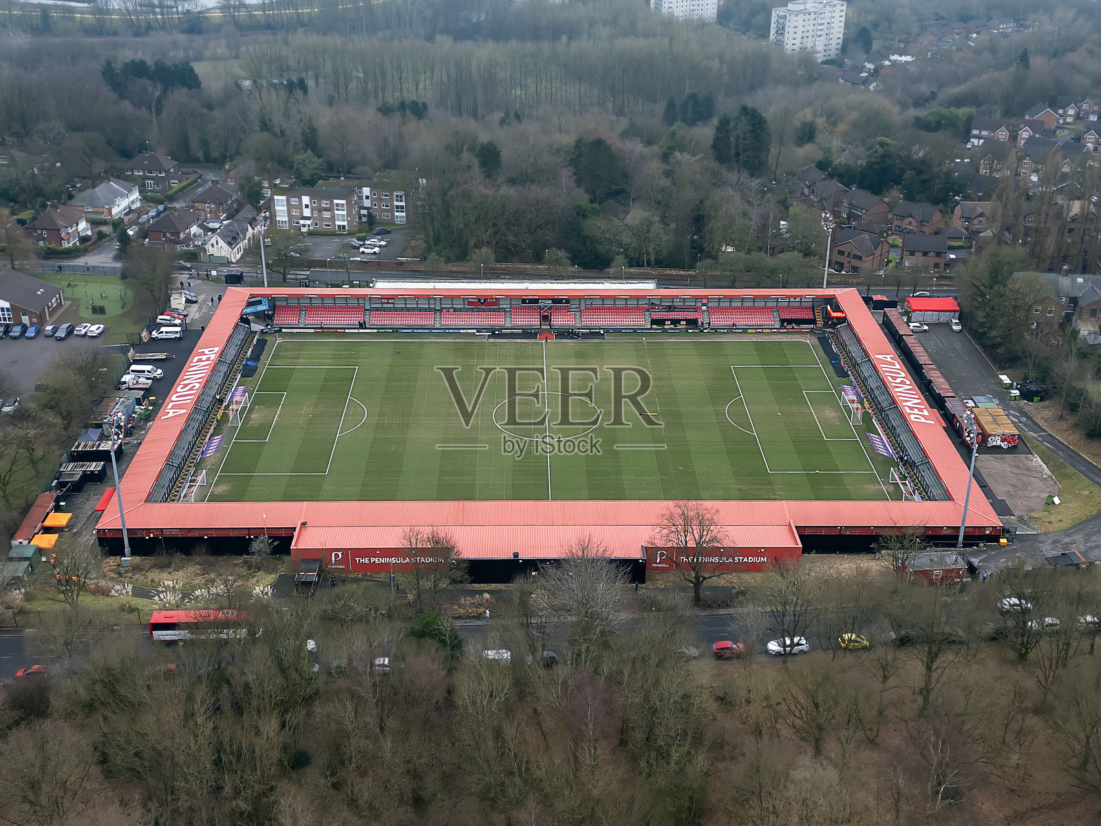 大曼彻斯特地区萨尔福德城足球俱乐部的半岛体育场鸟瞰图照片摄影图片
