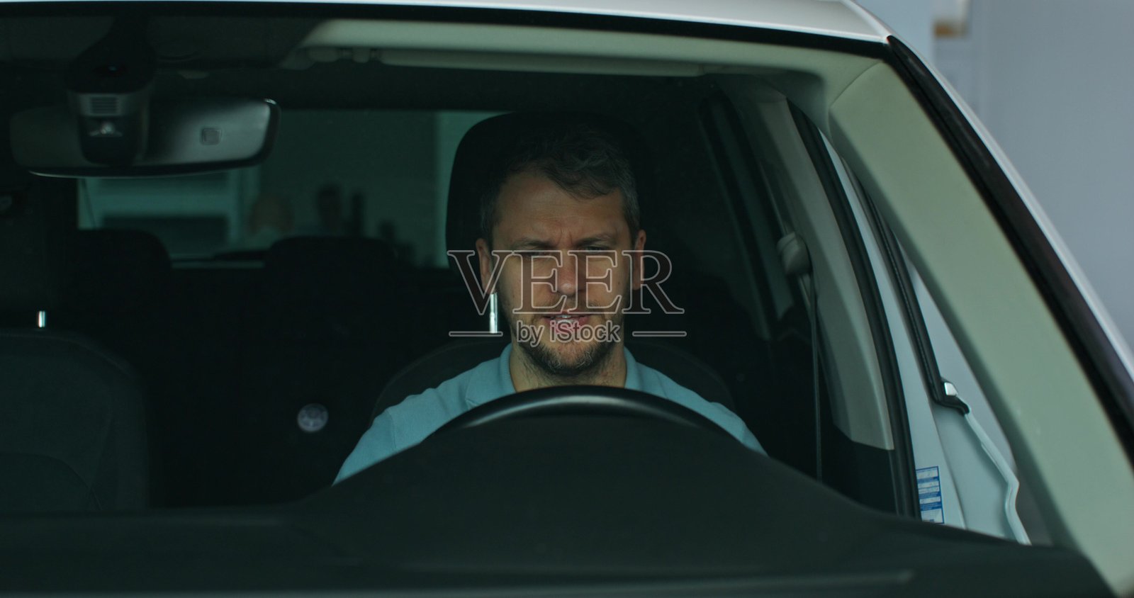 在汽车经销商处选择汽车照片摄影图片