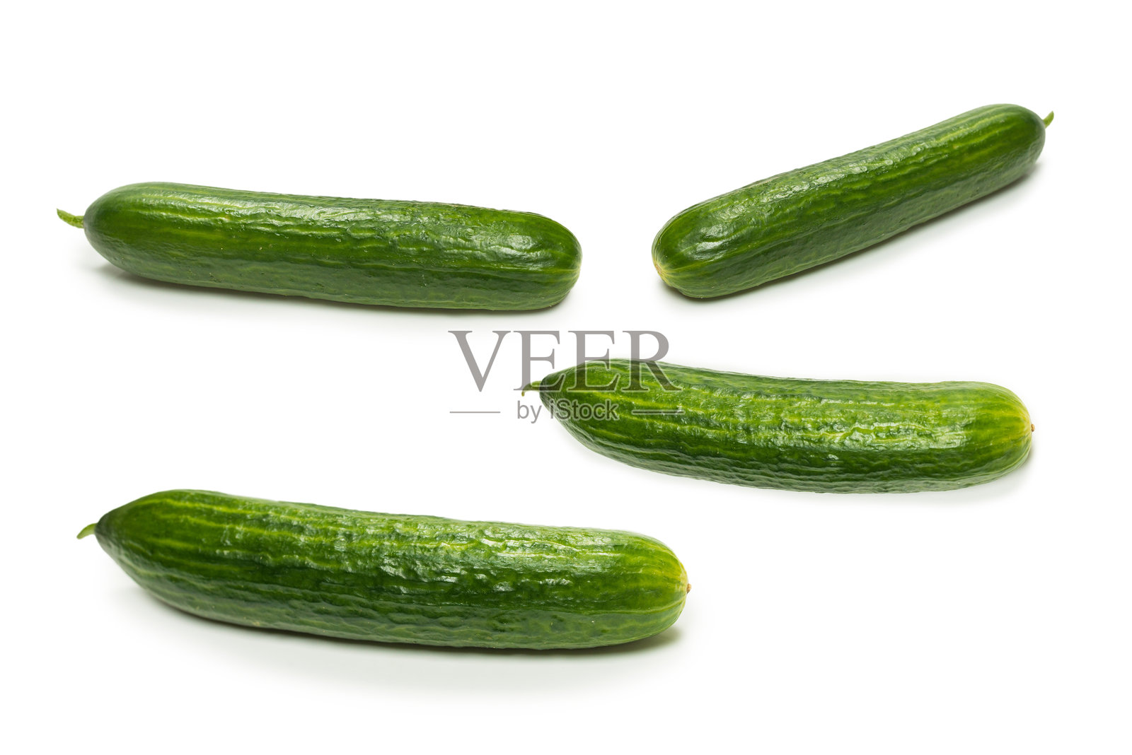 黄瓜孤立在白色背景上。照片摄影图片