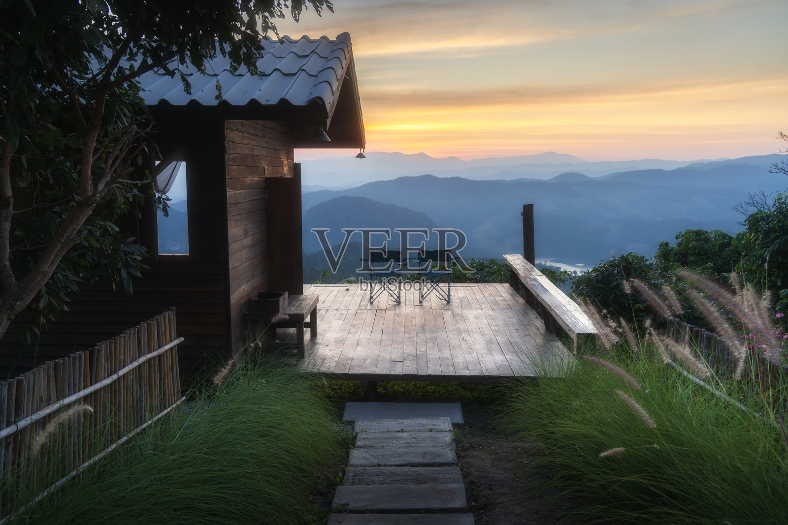 泰国清莱多伊昌日落时的美丽风景照片摄影图片