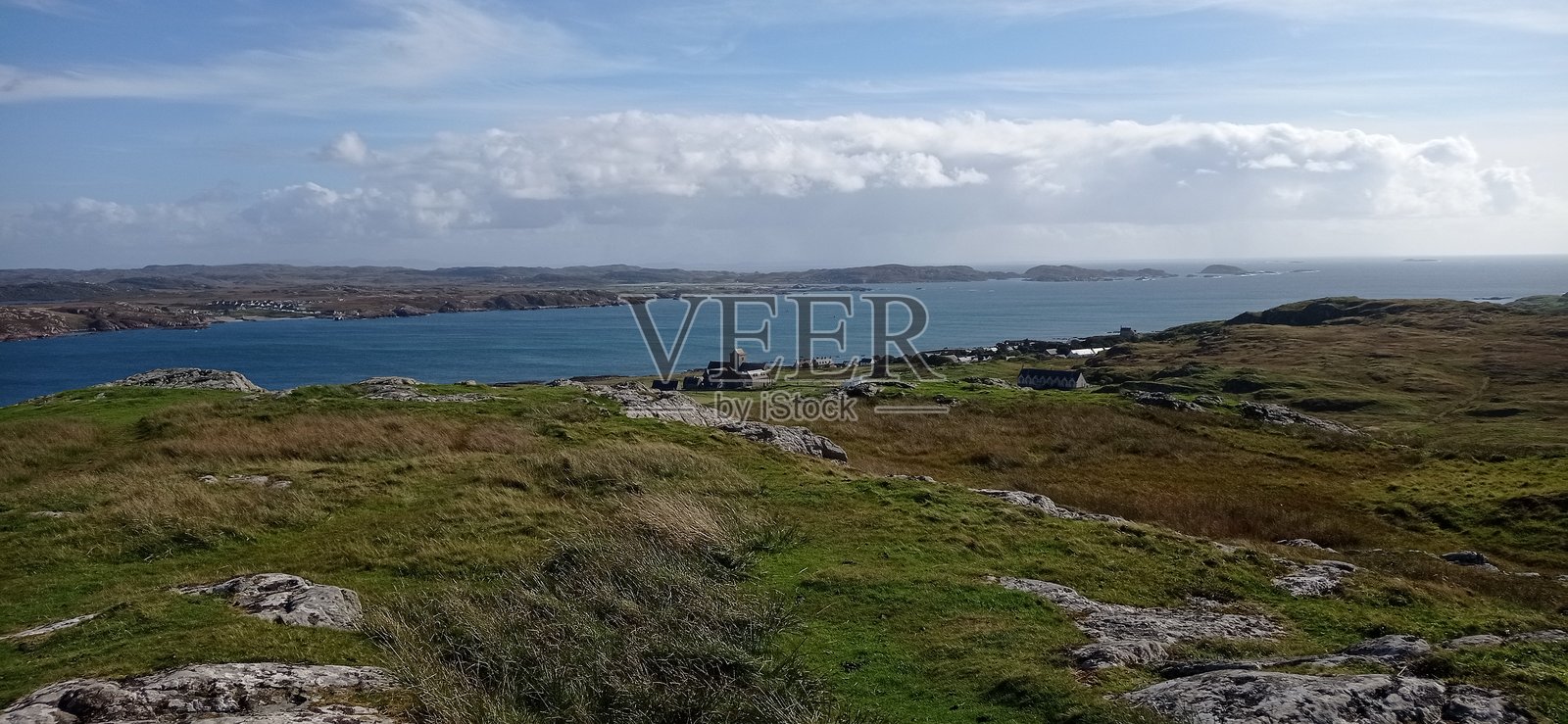 从艾奥纳海峡俯瞰穆尔岛照片摄影图片