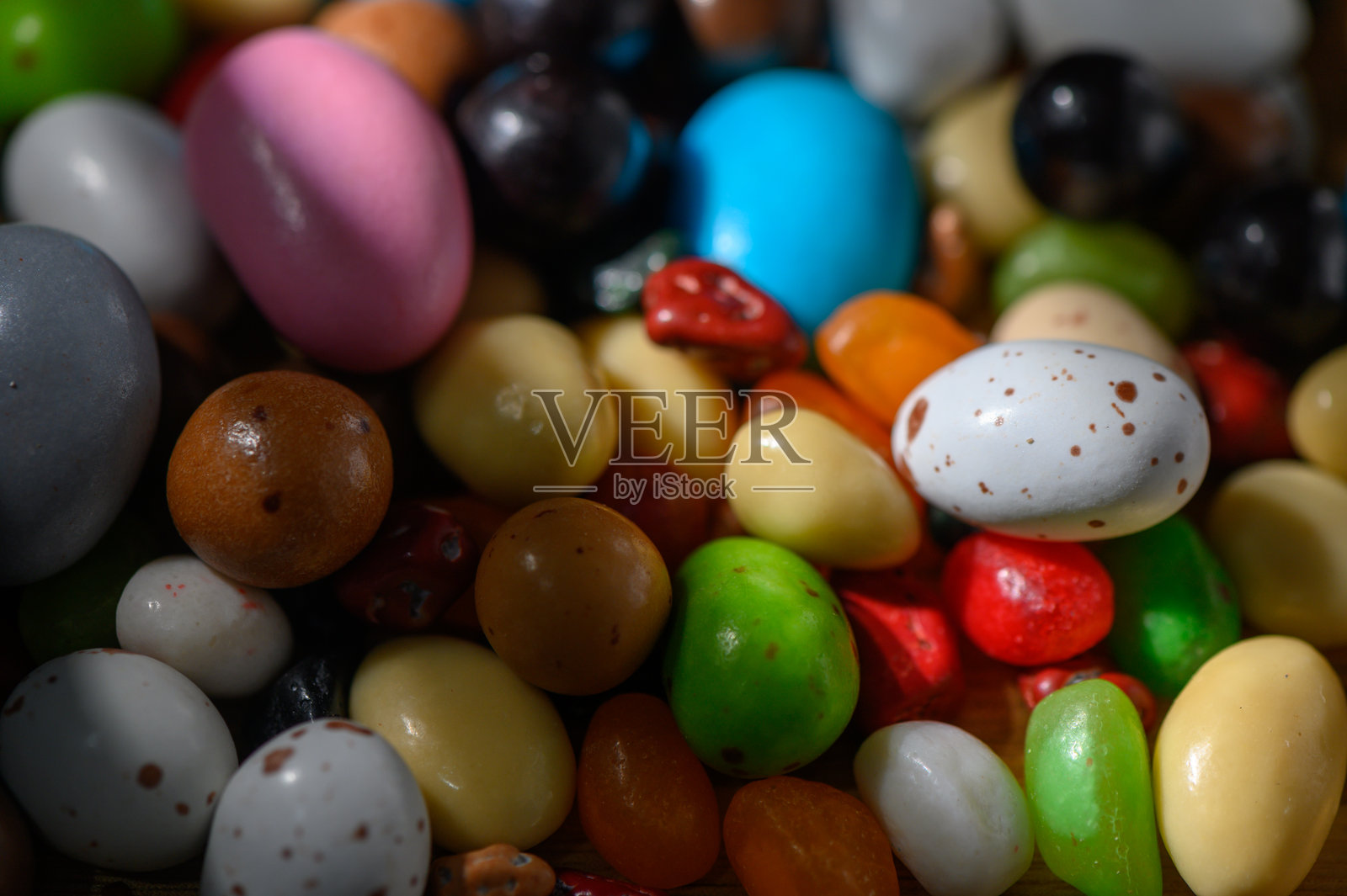 五彩缤纷的果冻豆特写，令人愉悦的组合照片摄影图片