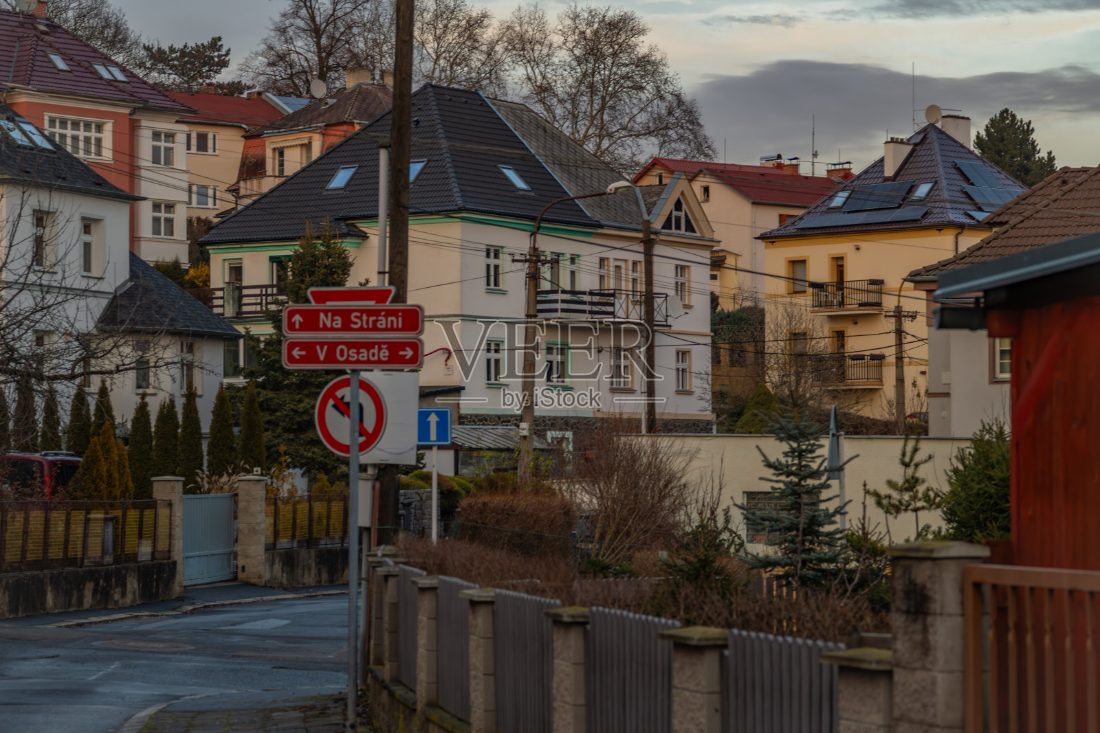 捷克乌斯季纳拉贝姆市克利塞地区的夜景 2025年1月25日照片摄影图片