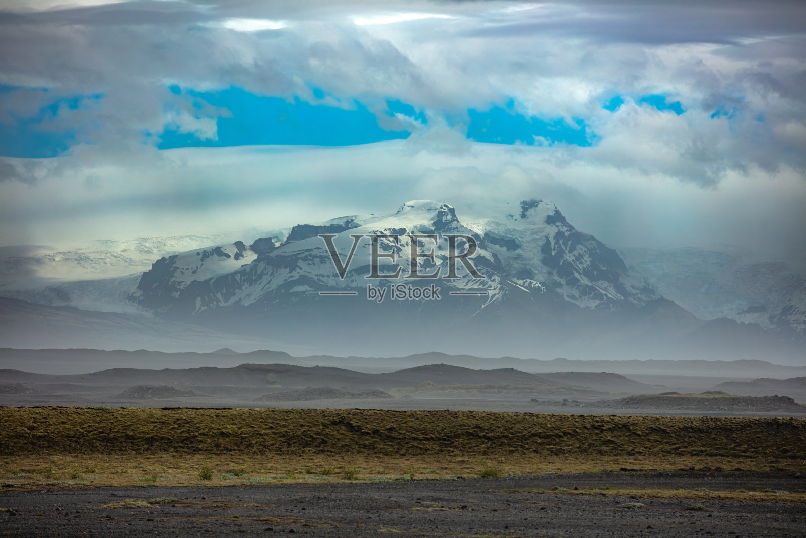 远处的冰岛山脉 - 风景横向静态图像照片摄影图片