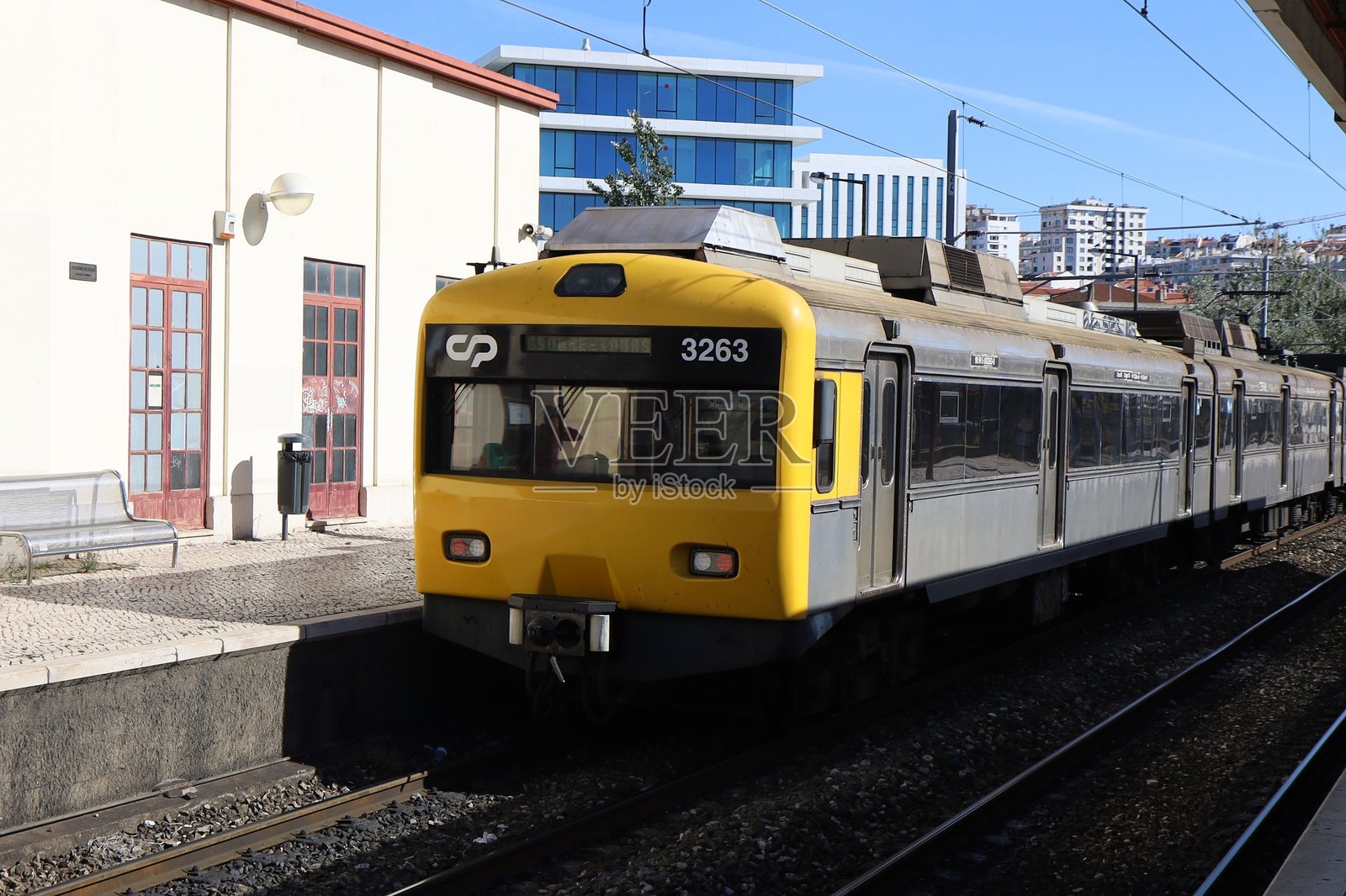 里斯本 - 火车在车站照片摄影图片