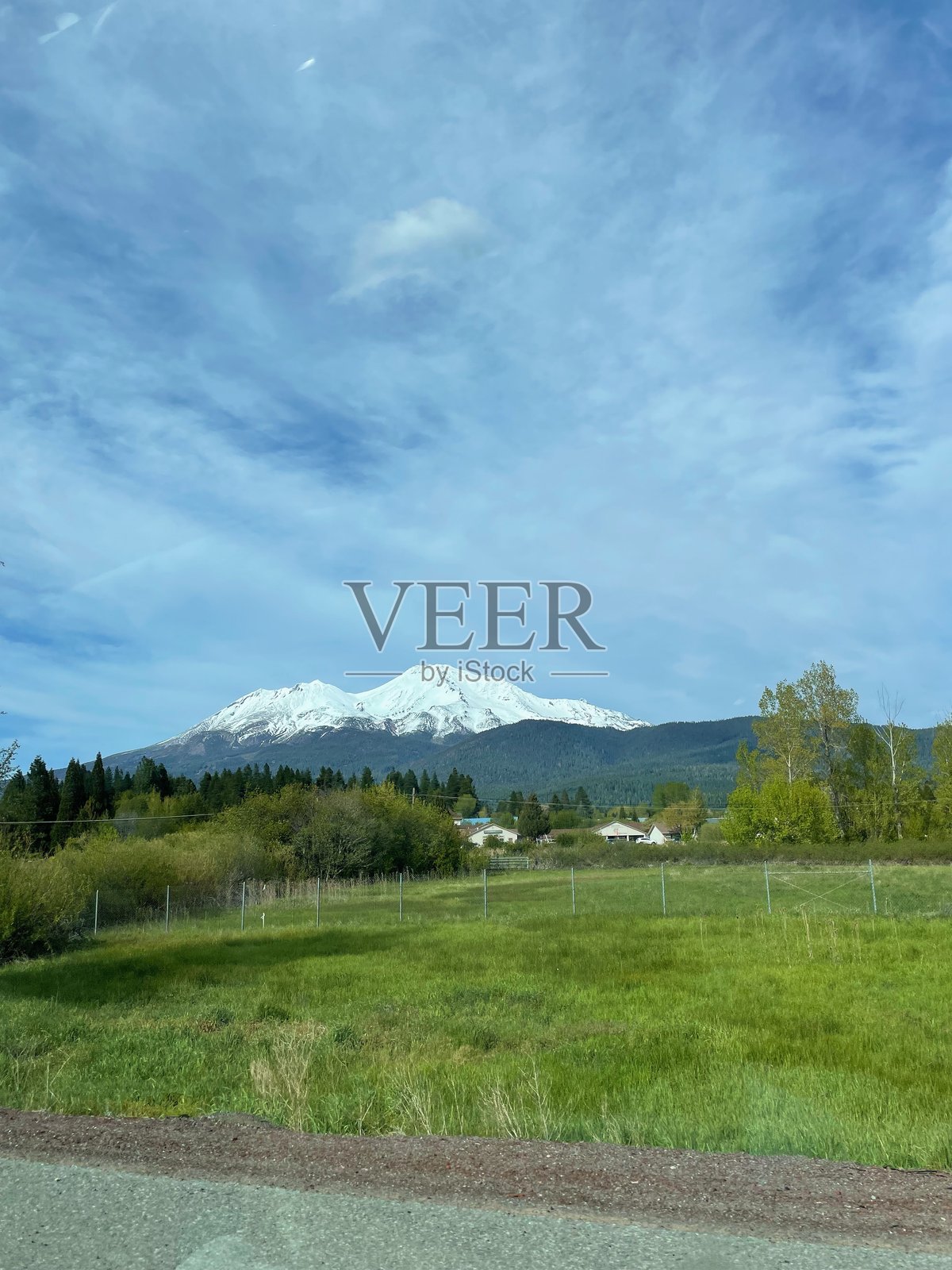 美丽的沙斯塔山景观照片摄影图片