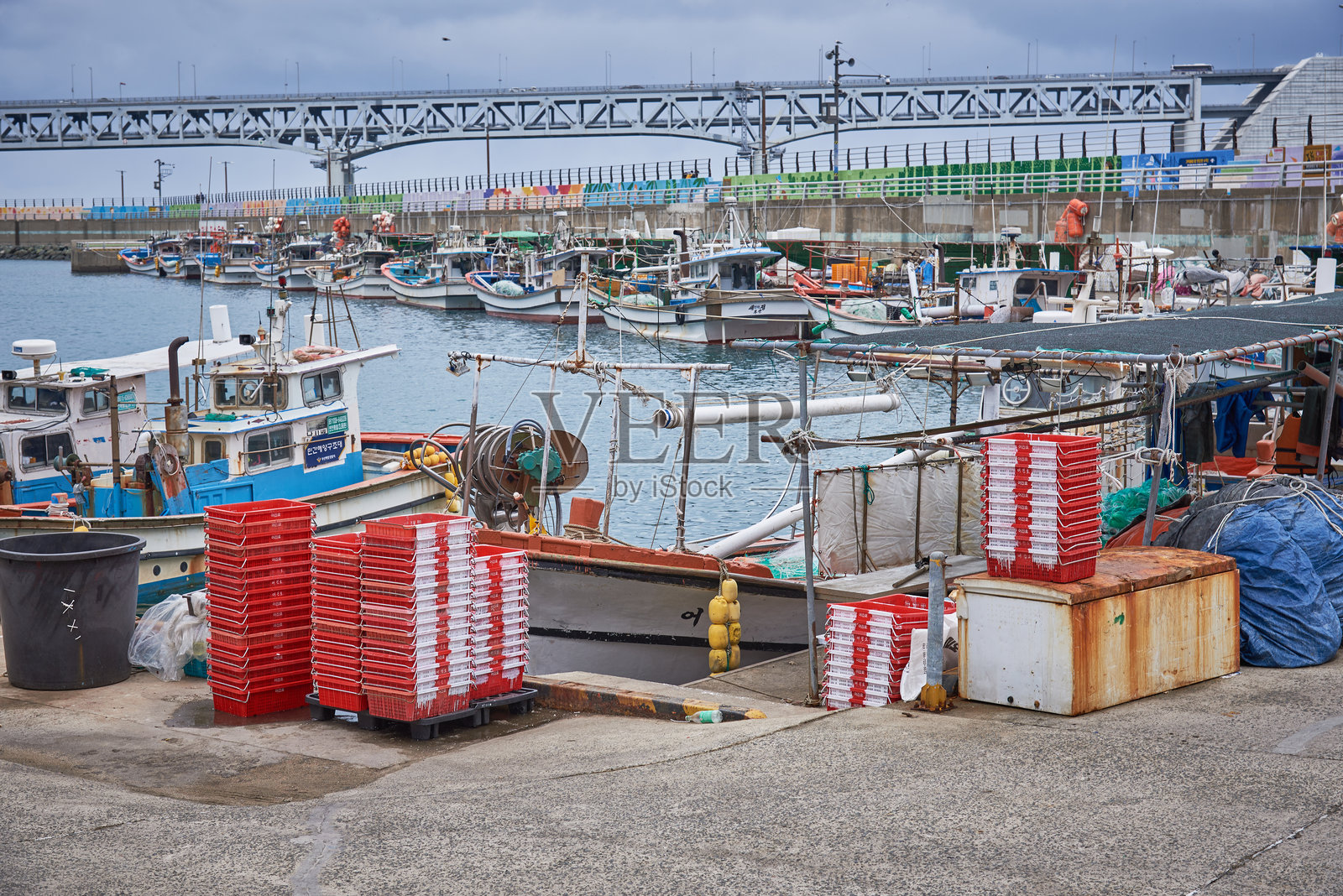 韩国釜山大都市及釜山港的城市景观照片摄影图片