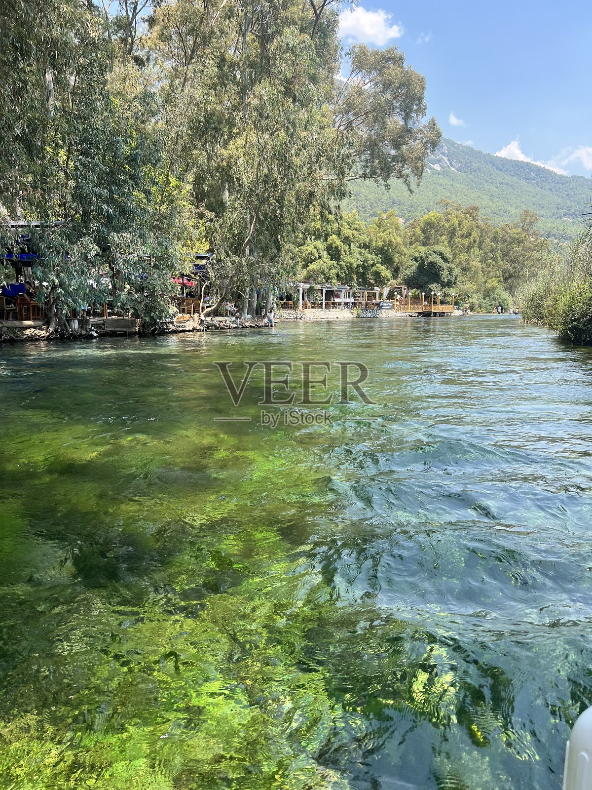 阿兹马克河。照片摄影图片