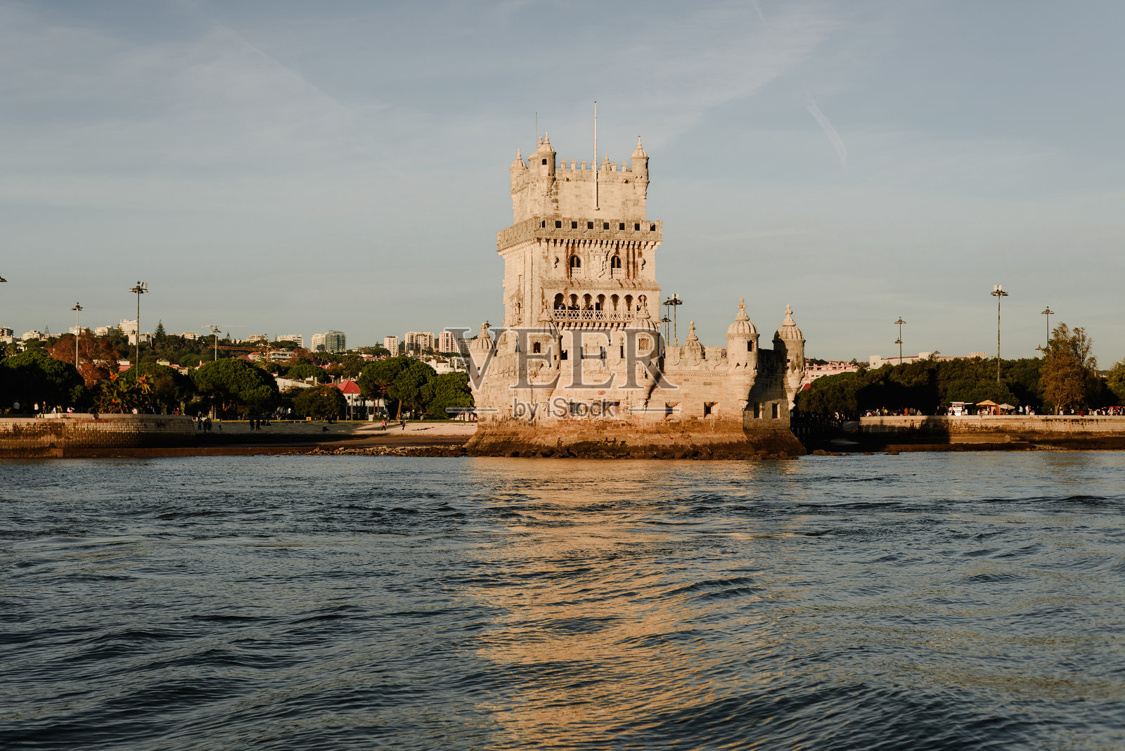 里斯本塔古斯河上的贝伦塔日落景观照片摄影图片