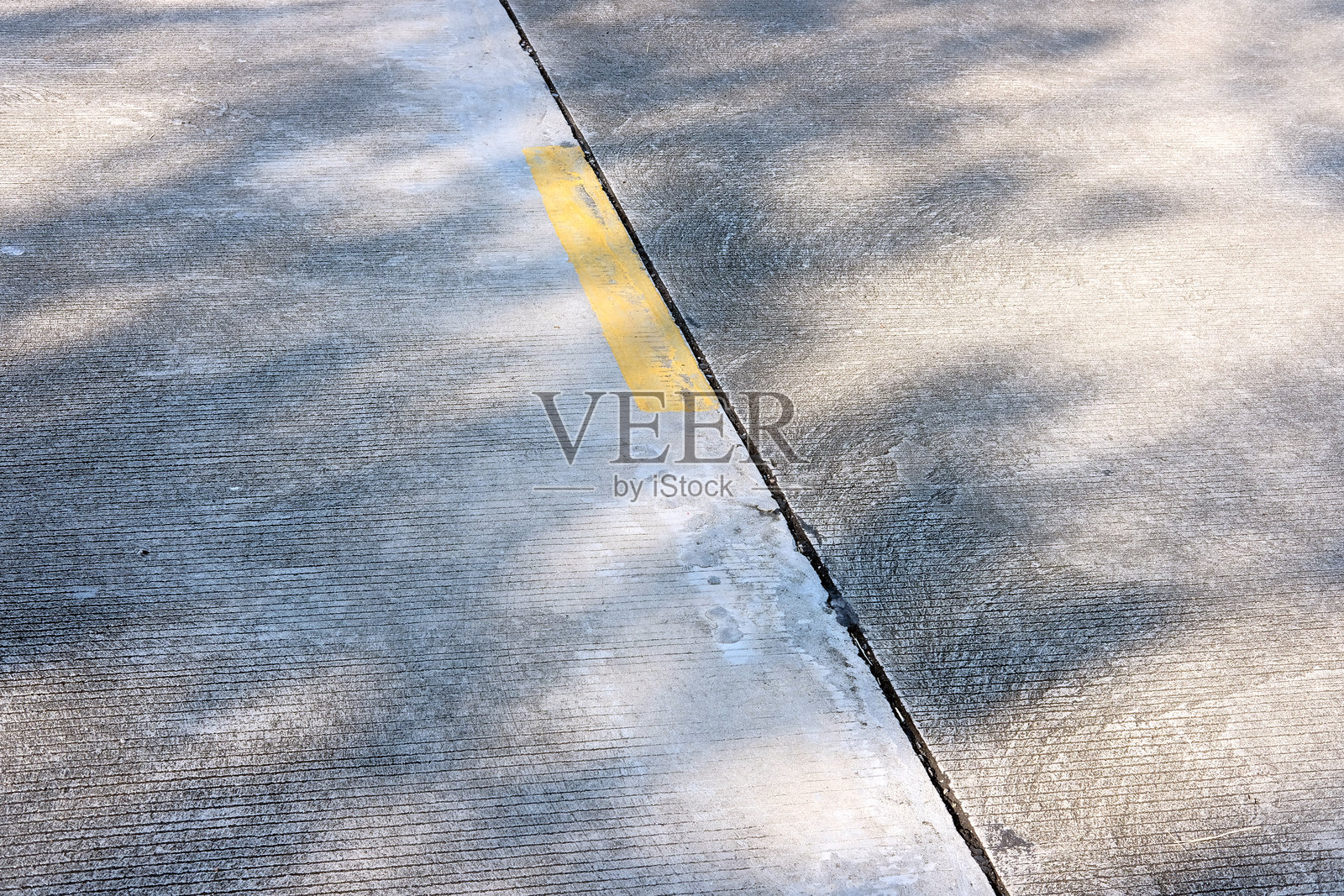 粗糙地面上的抽象形态照片摄影图片